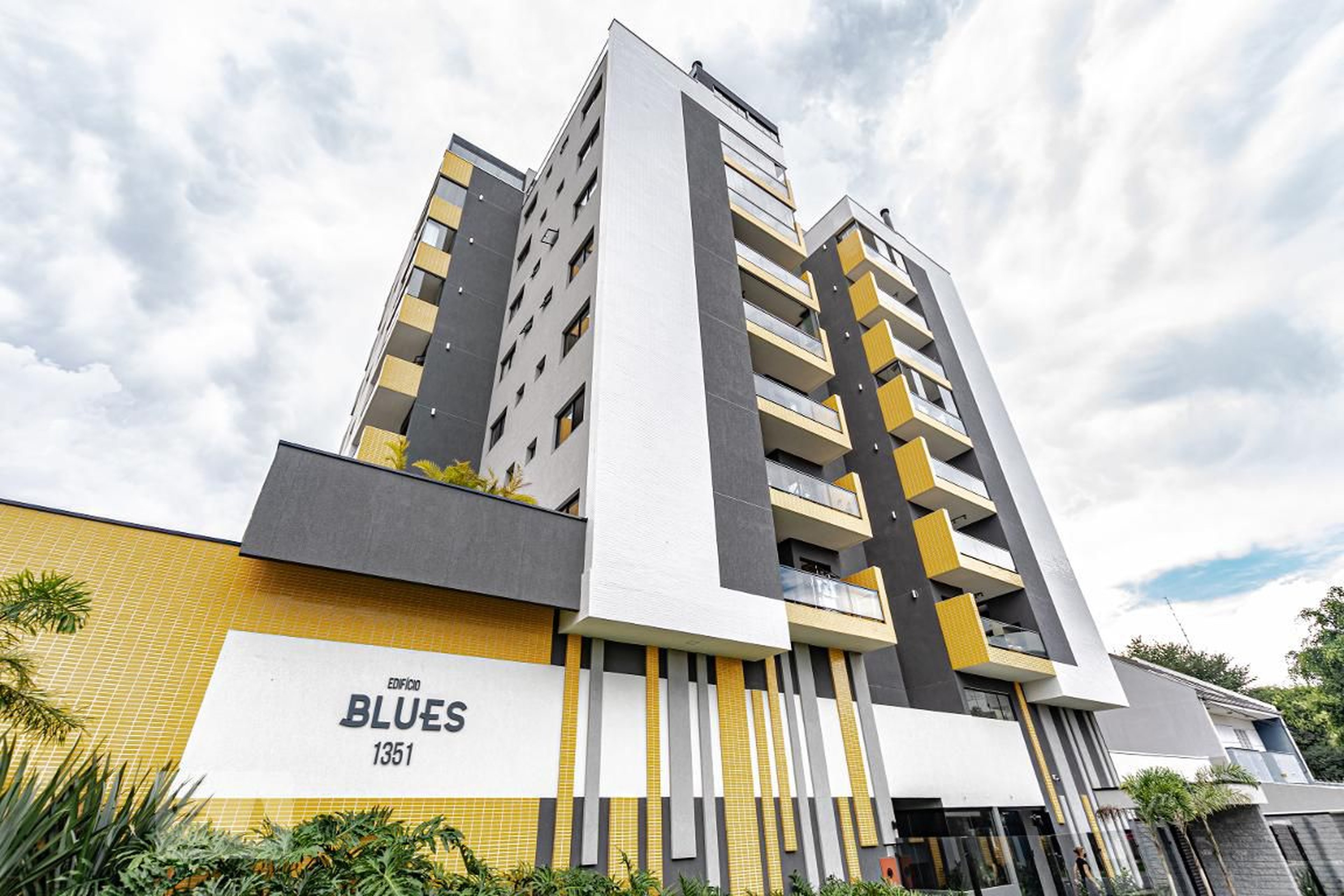 Fachada Condomínio Edifico Bluzz