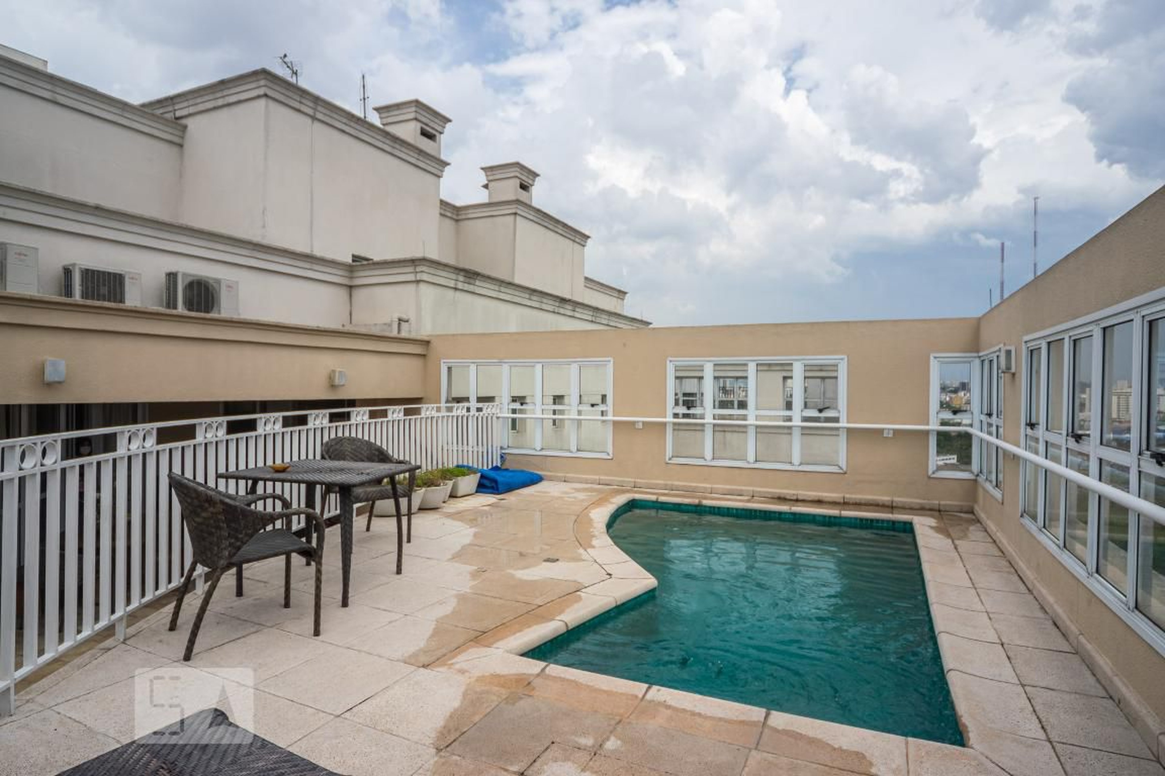 Piscina - Edifício Unique