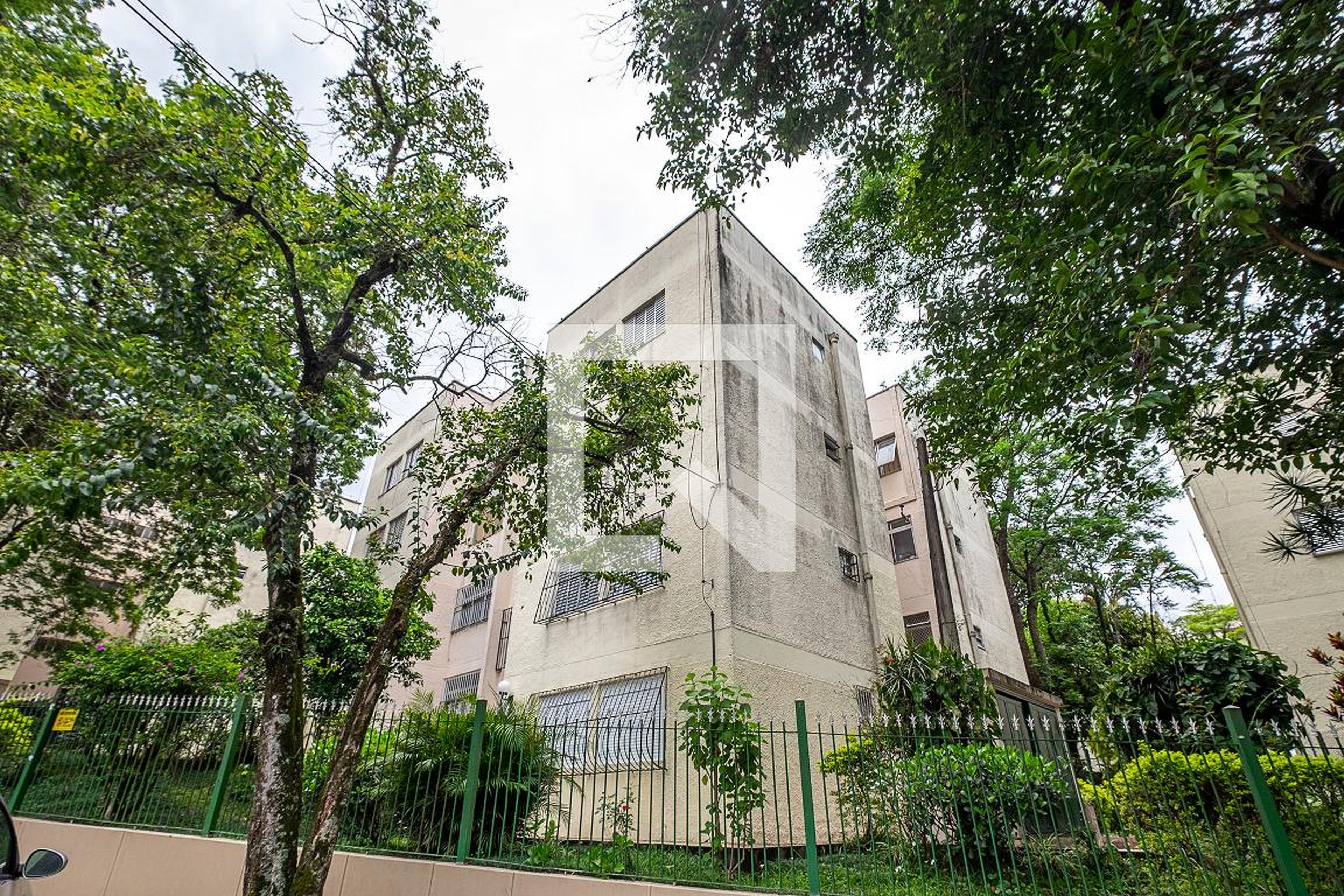 Fachada Condomínio Conjunto Alto de Pinheiros