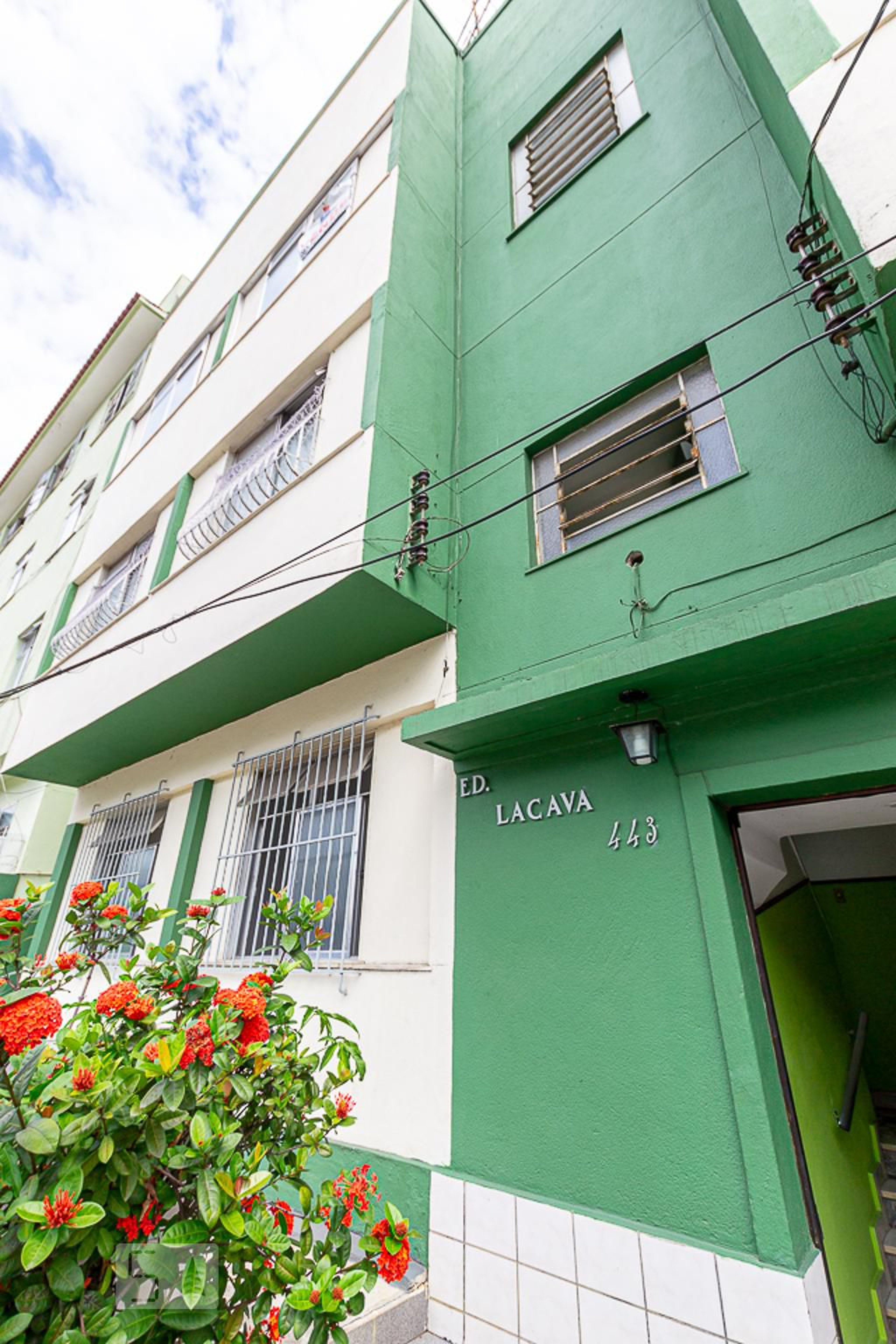 Fachada Condomínio em Rua Noronha Torrezão, 443