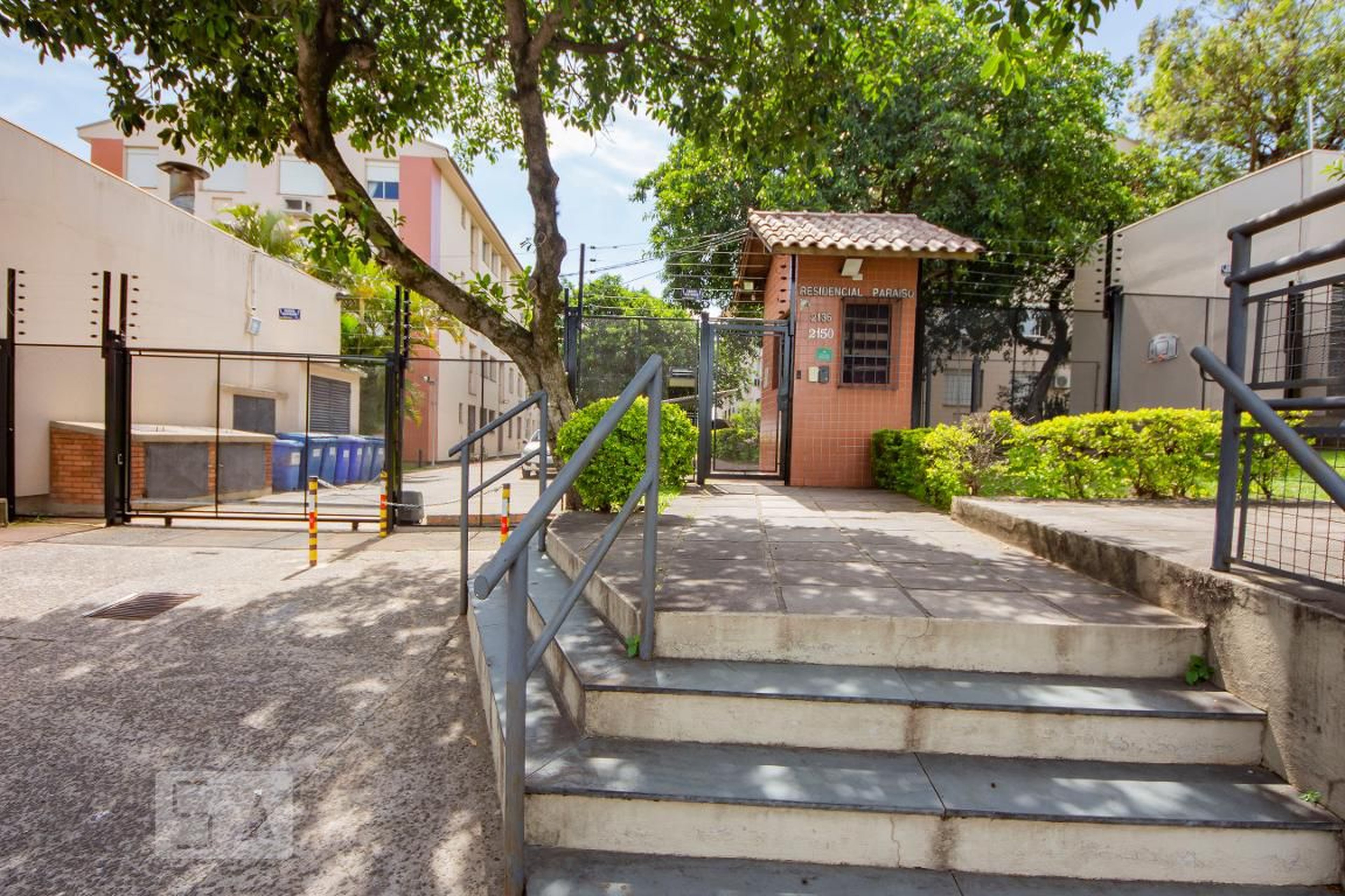 Fachada do Condomínio Condomínio Paraíso