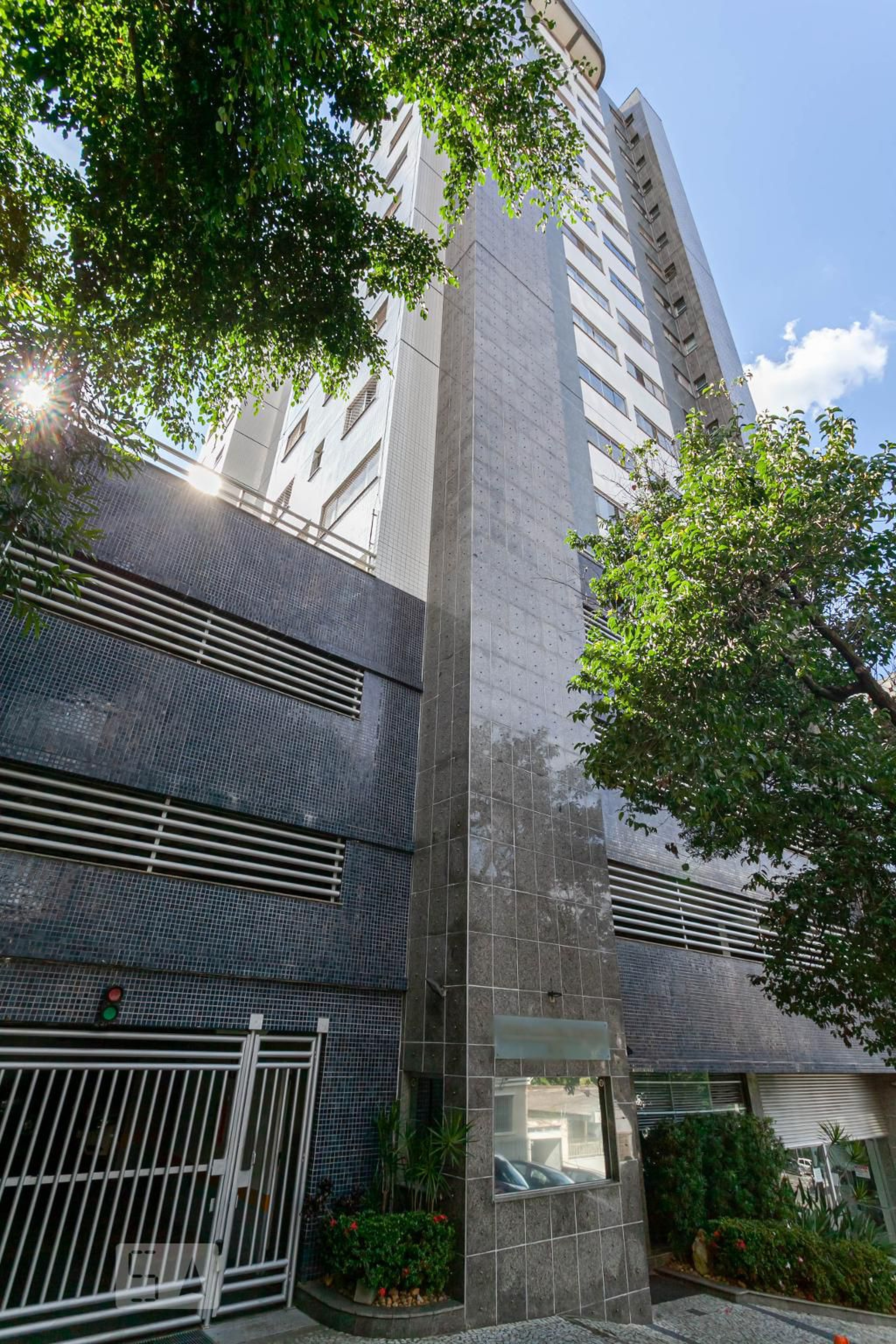 Fachada do Prédio Condomínio em Rua Grão Pará, 926