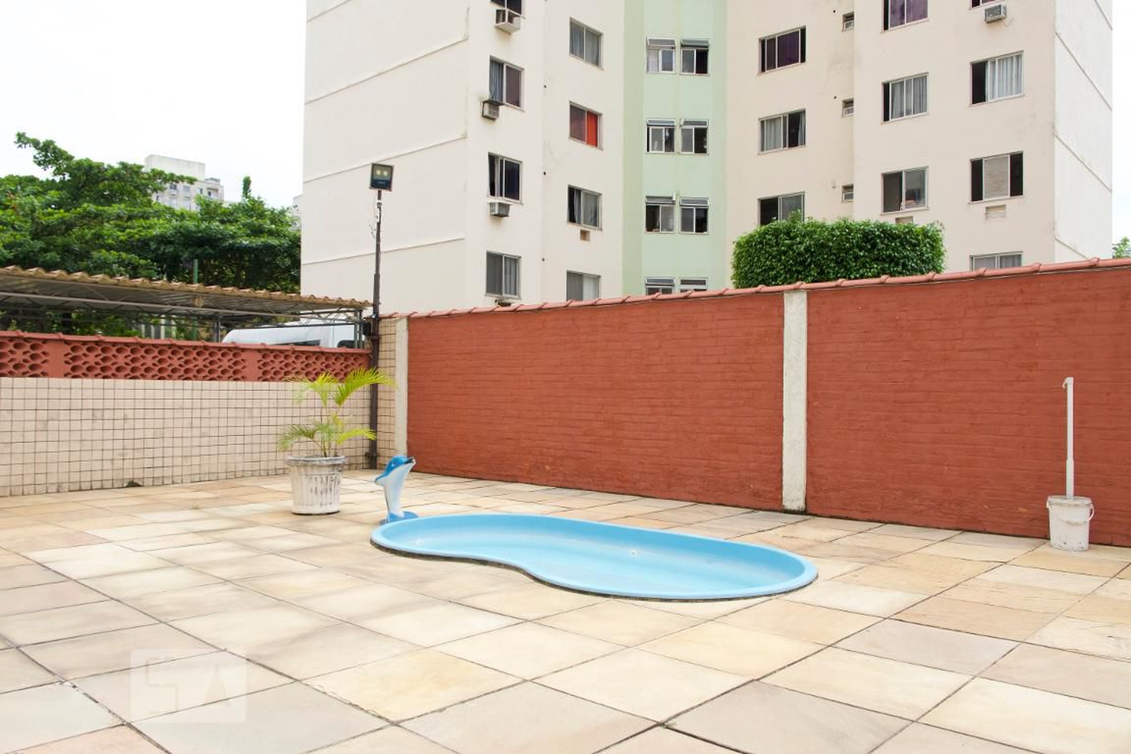 Piscina - Edifício Monte Azul