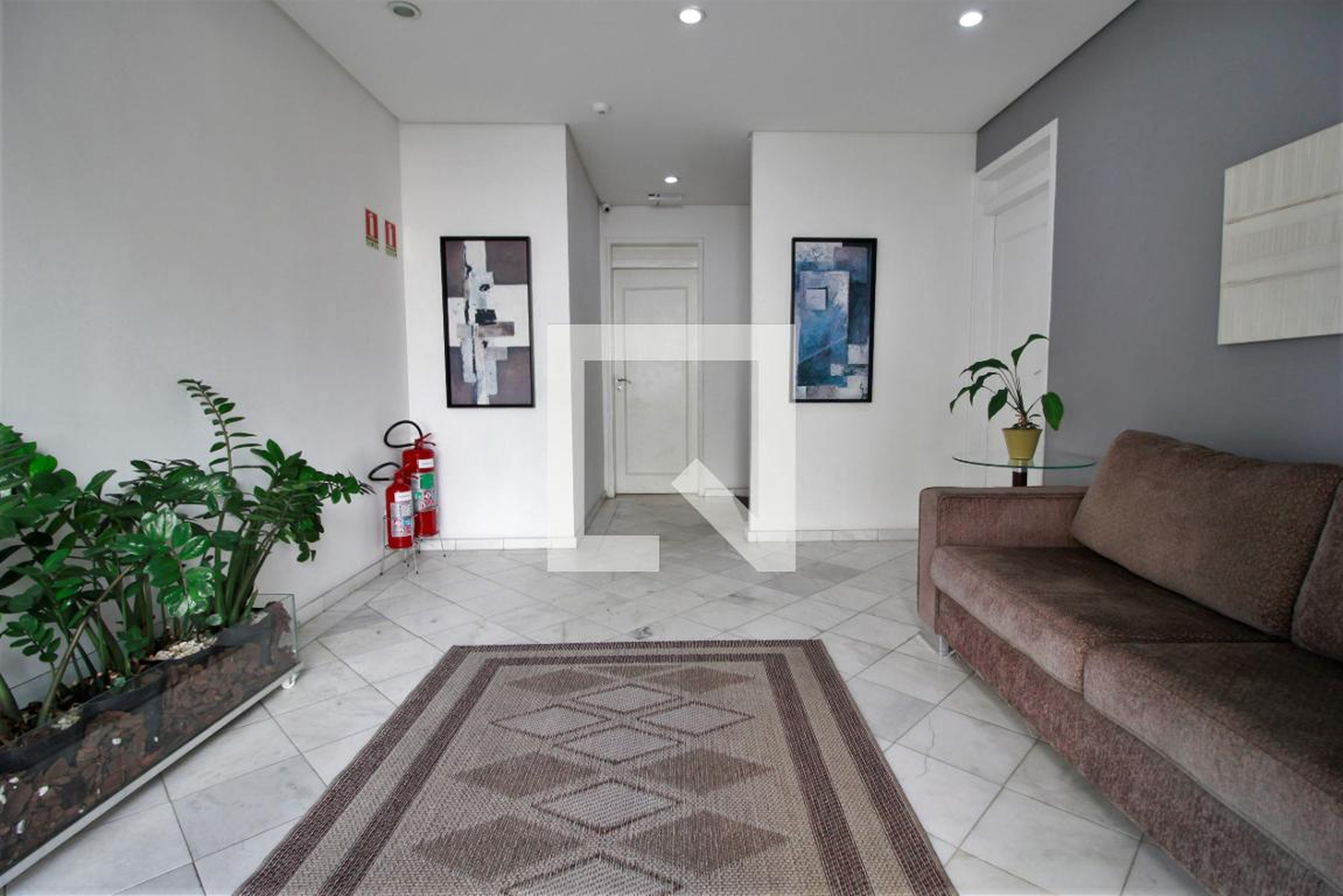 Hall - Stay In Morumbi