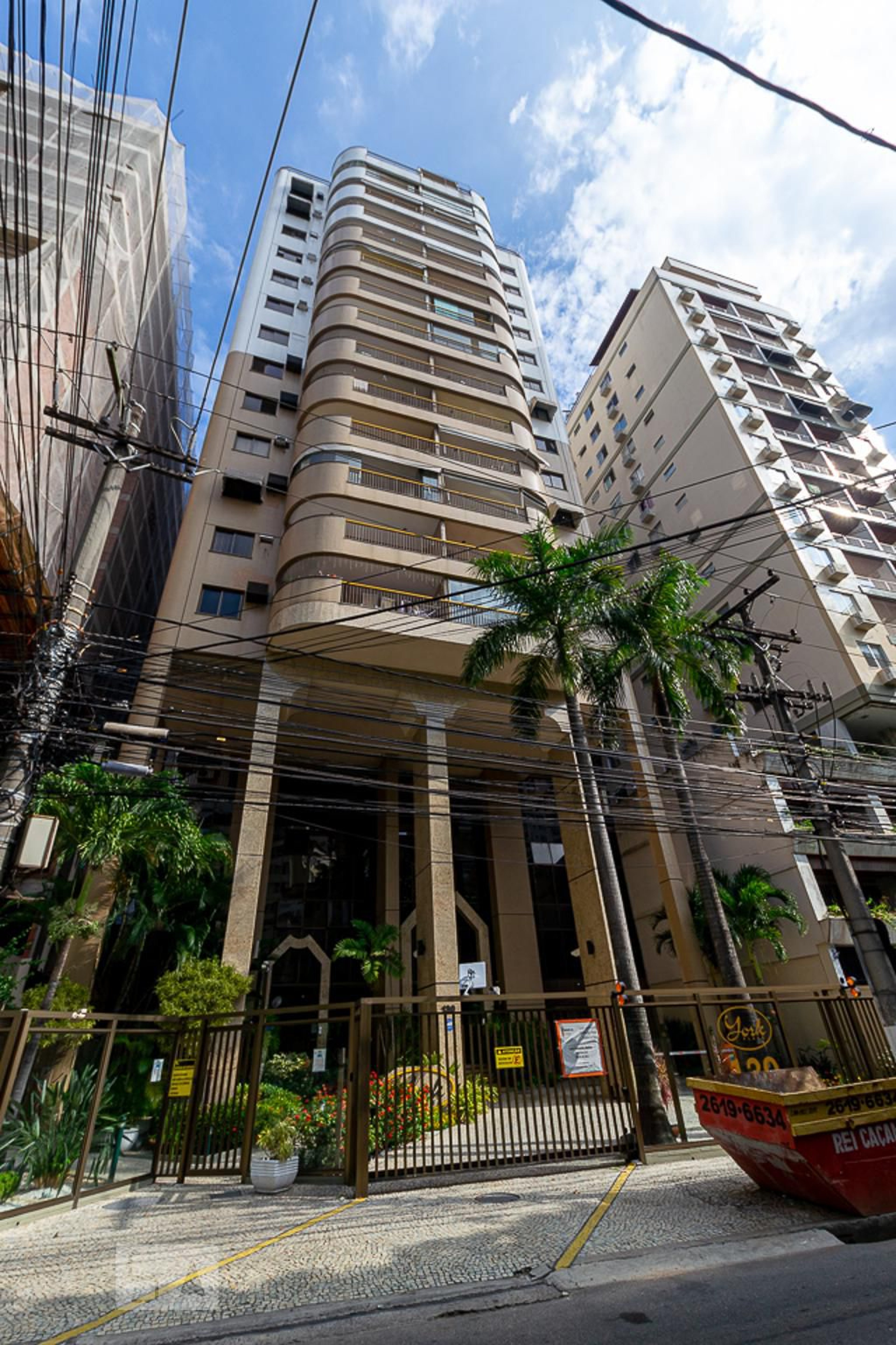 Fachada do Prédio Condomínio York Place