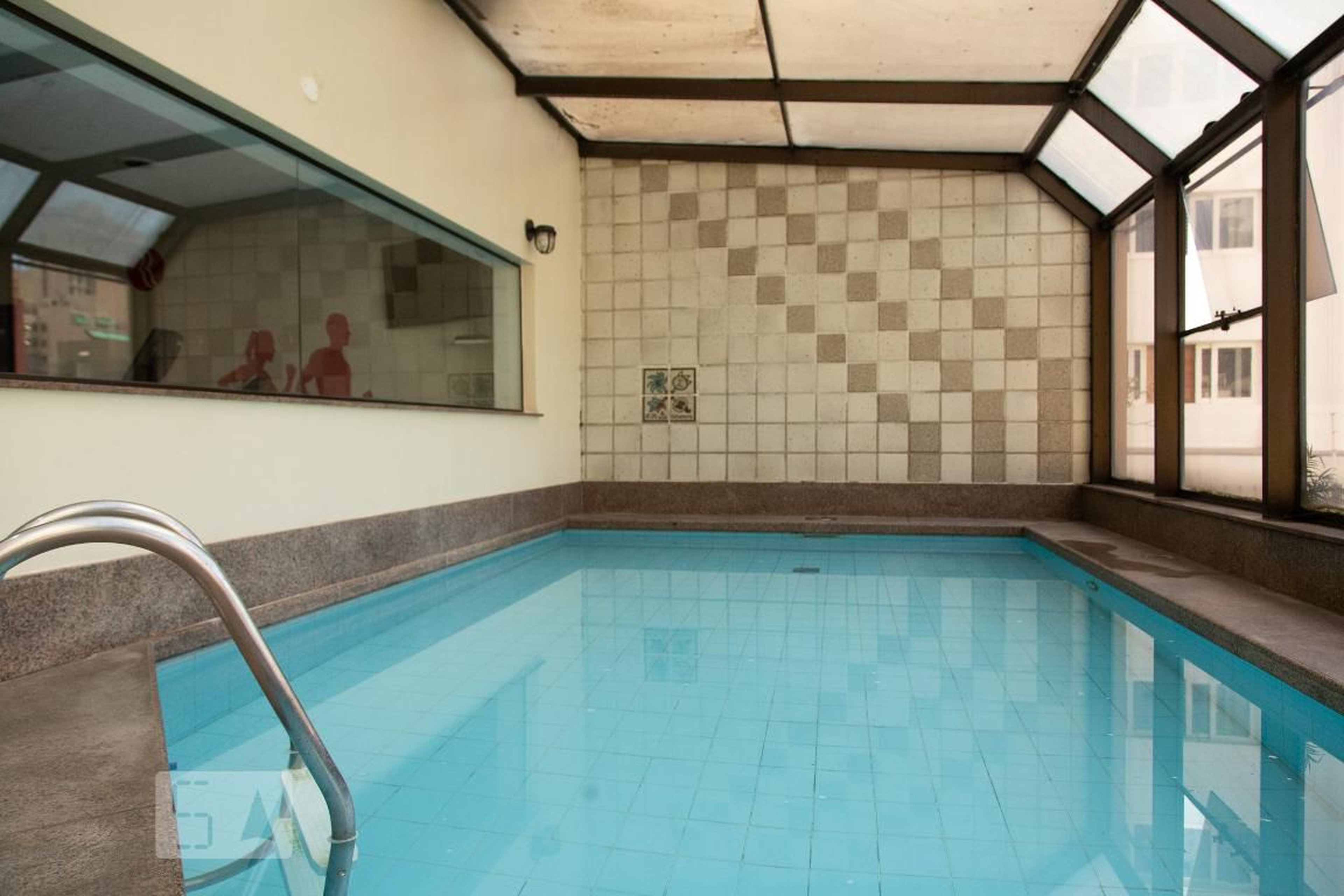 Piscina coberta - New City