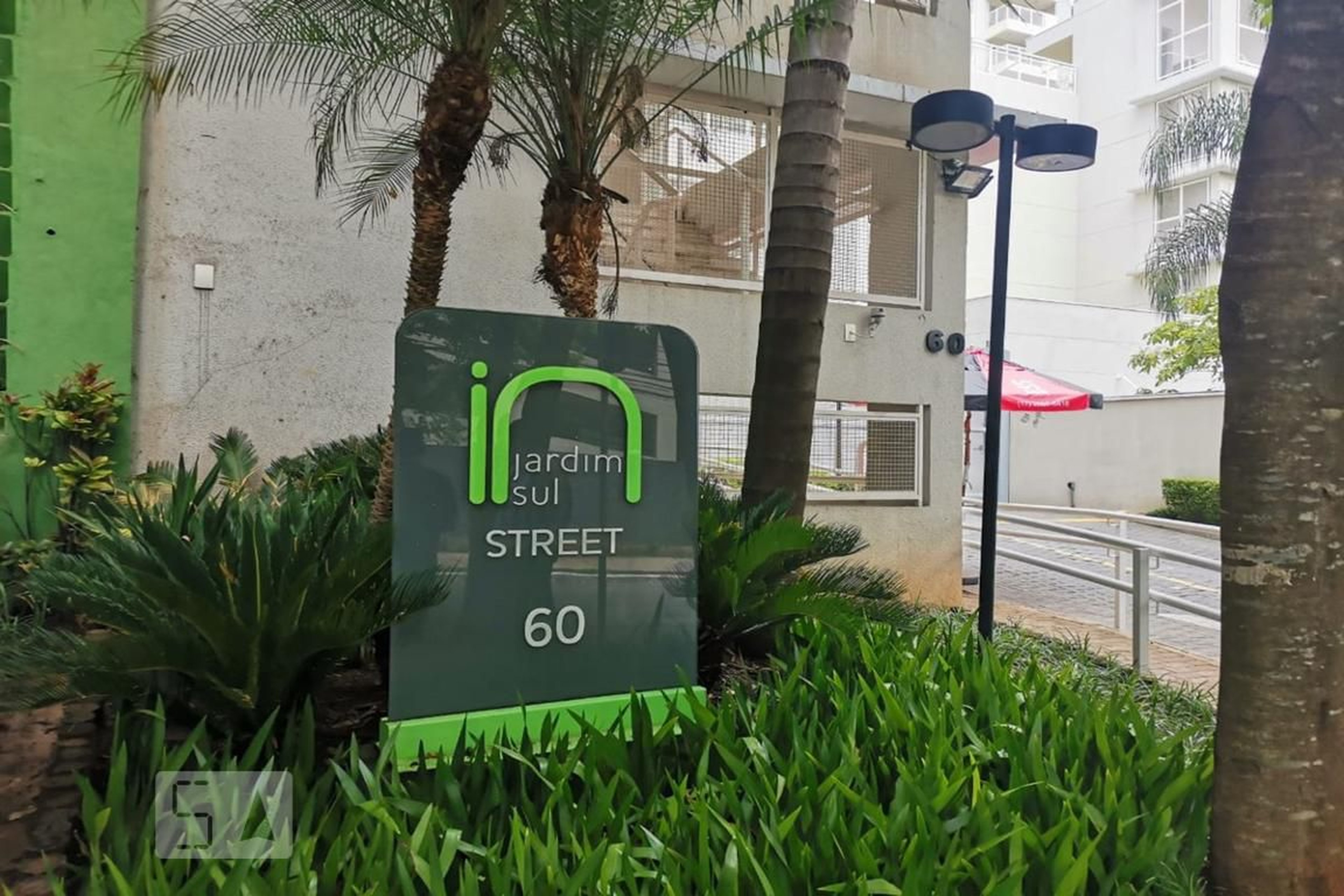 Fachada do Condomínio Condomínio In Jardim Sul Street