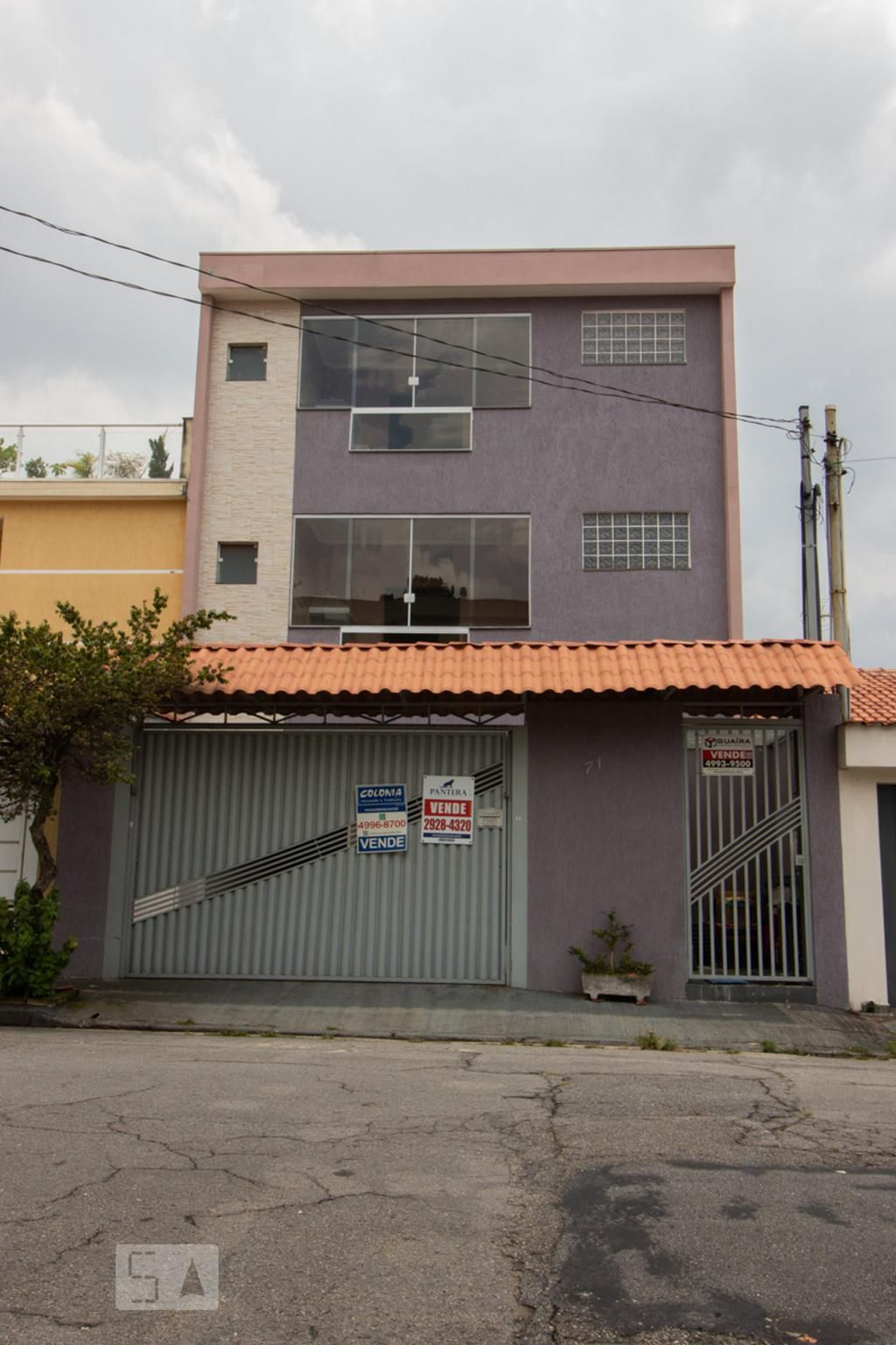 Fachada Condomínio em R. Libra, 71