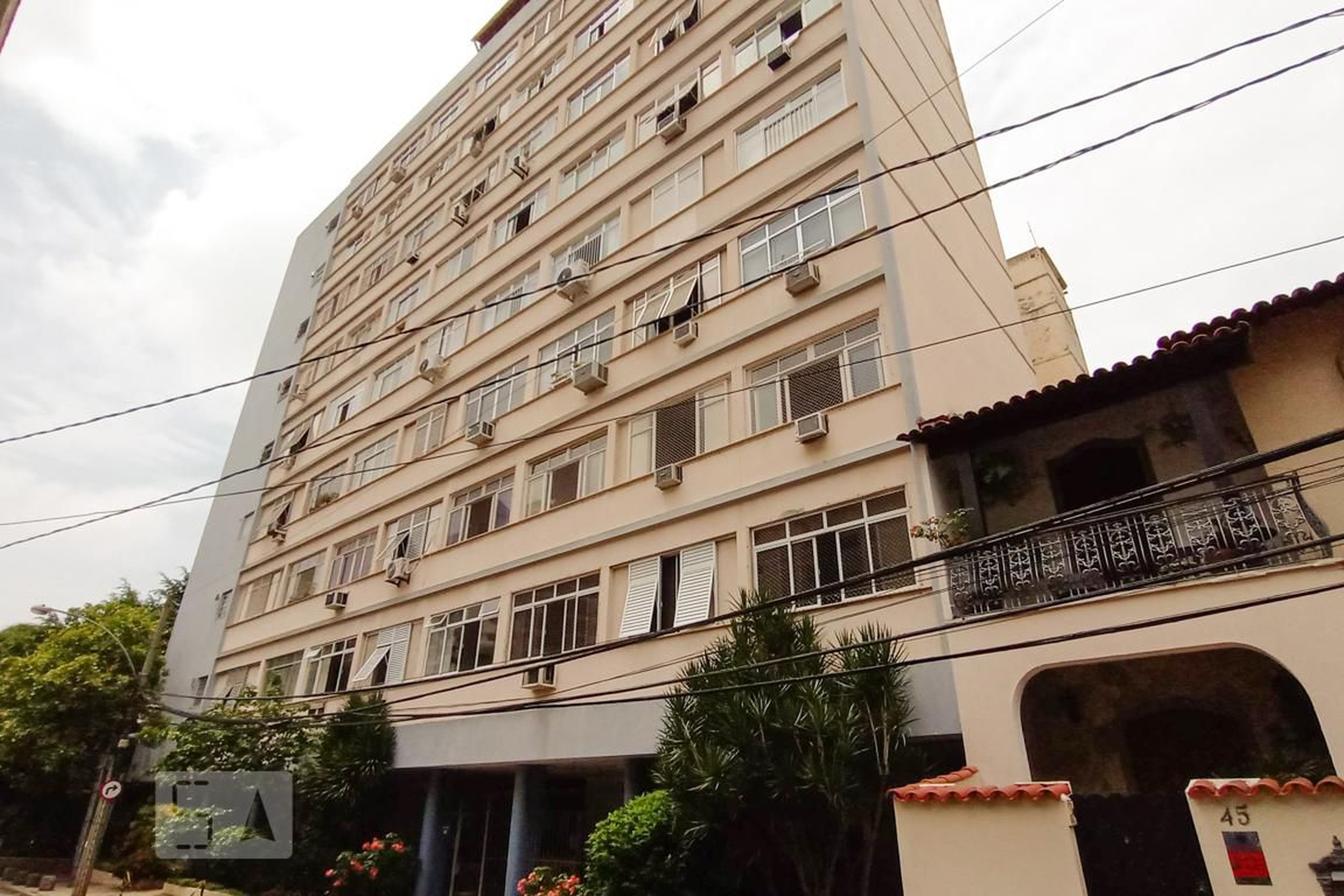 Fachada do Prédio Condomínio Uruquê