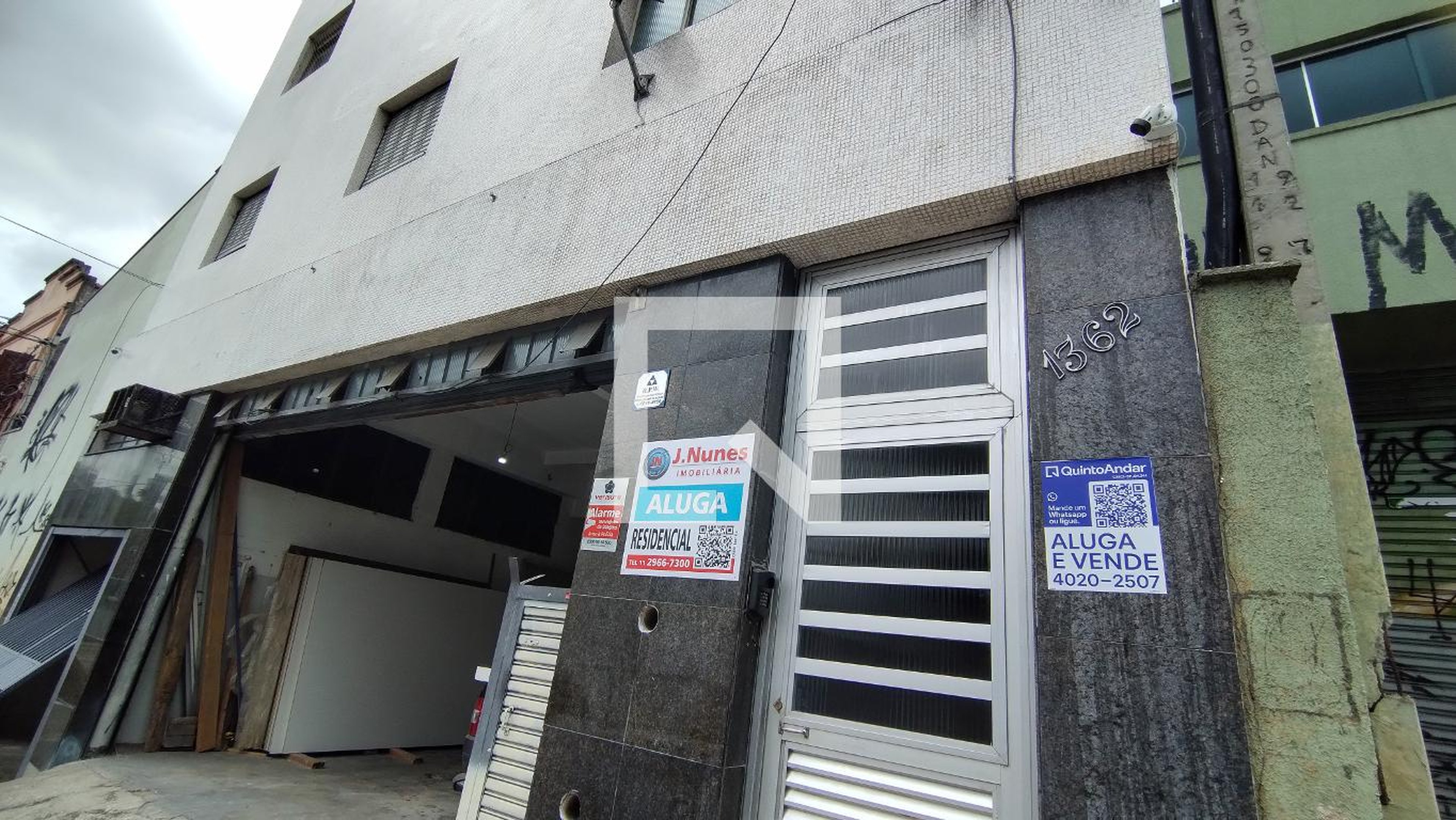 Fachada Condomínio em Avenida Álvaro Ramos, 1364