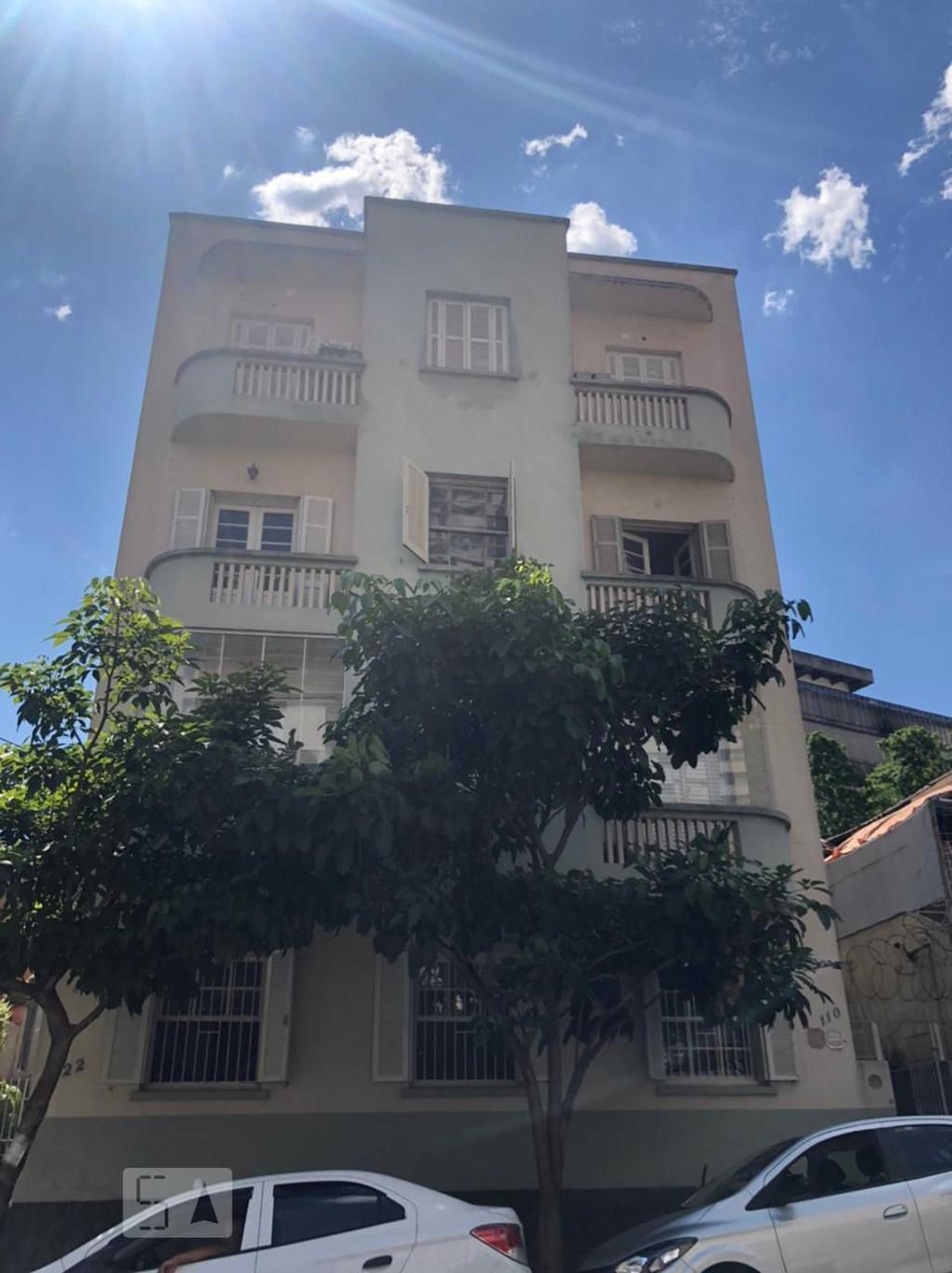 Fachada Condomínio em Rua Doutor Melo Alves, 110