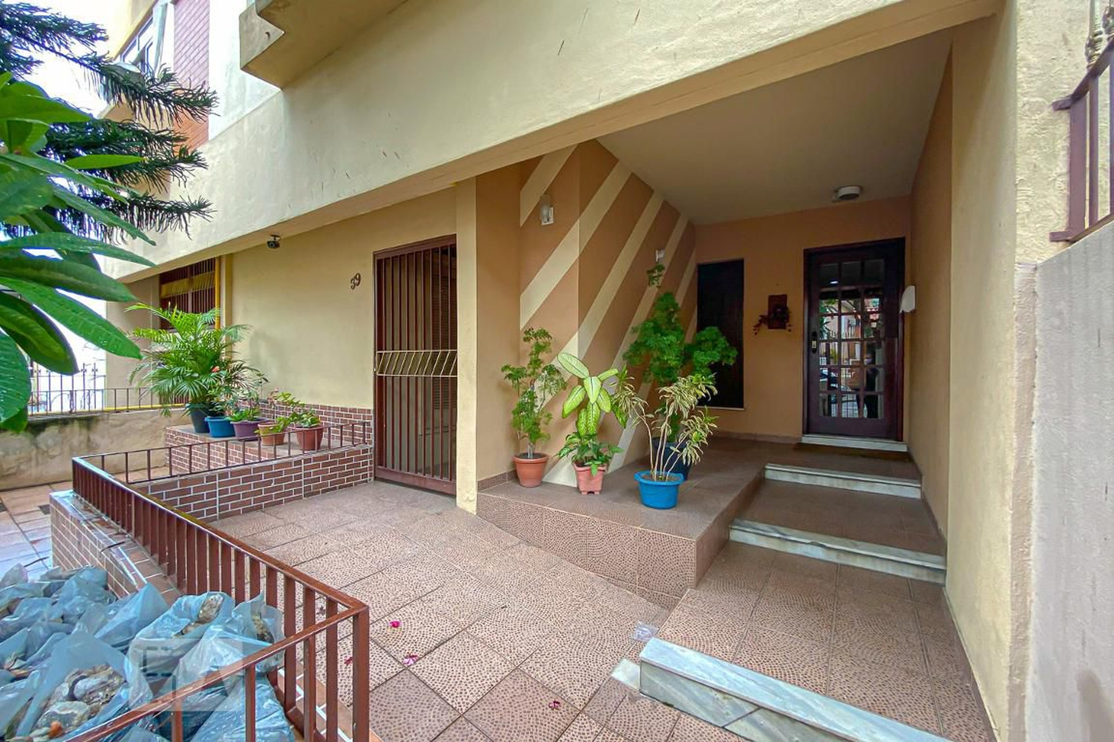 Entrada do prédio - Edifício São Matheus