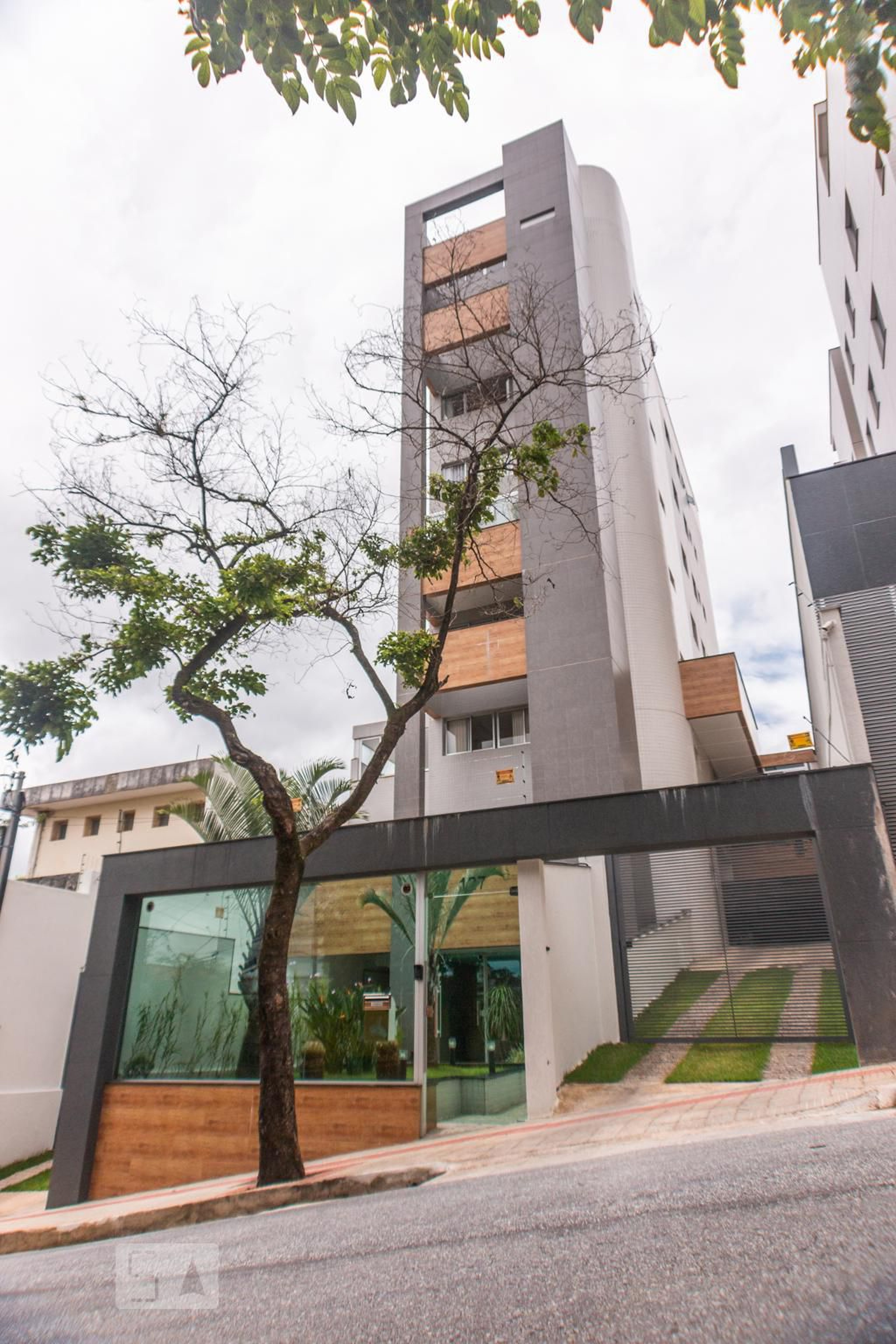 Fachada Condomínio em Rua Batista de Figueiredo, 127