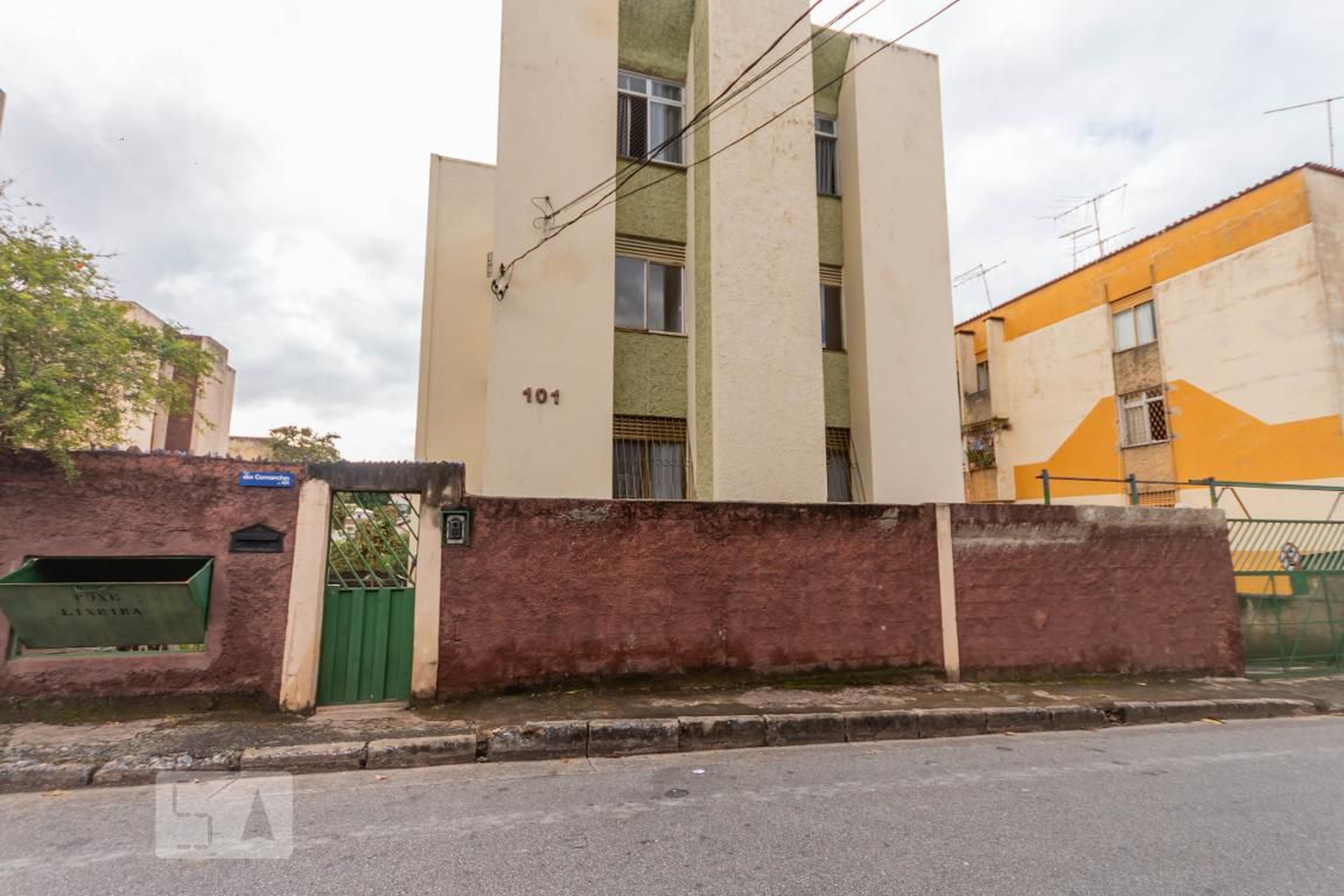 Fachada Condomínio em Rua dos Comanches, 101