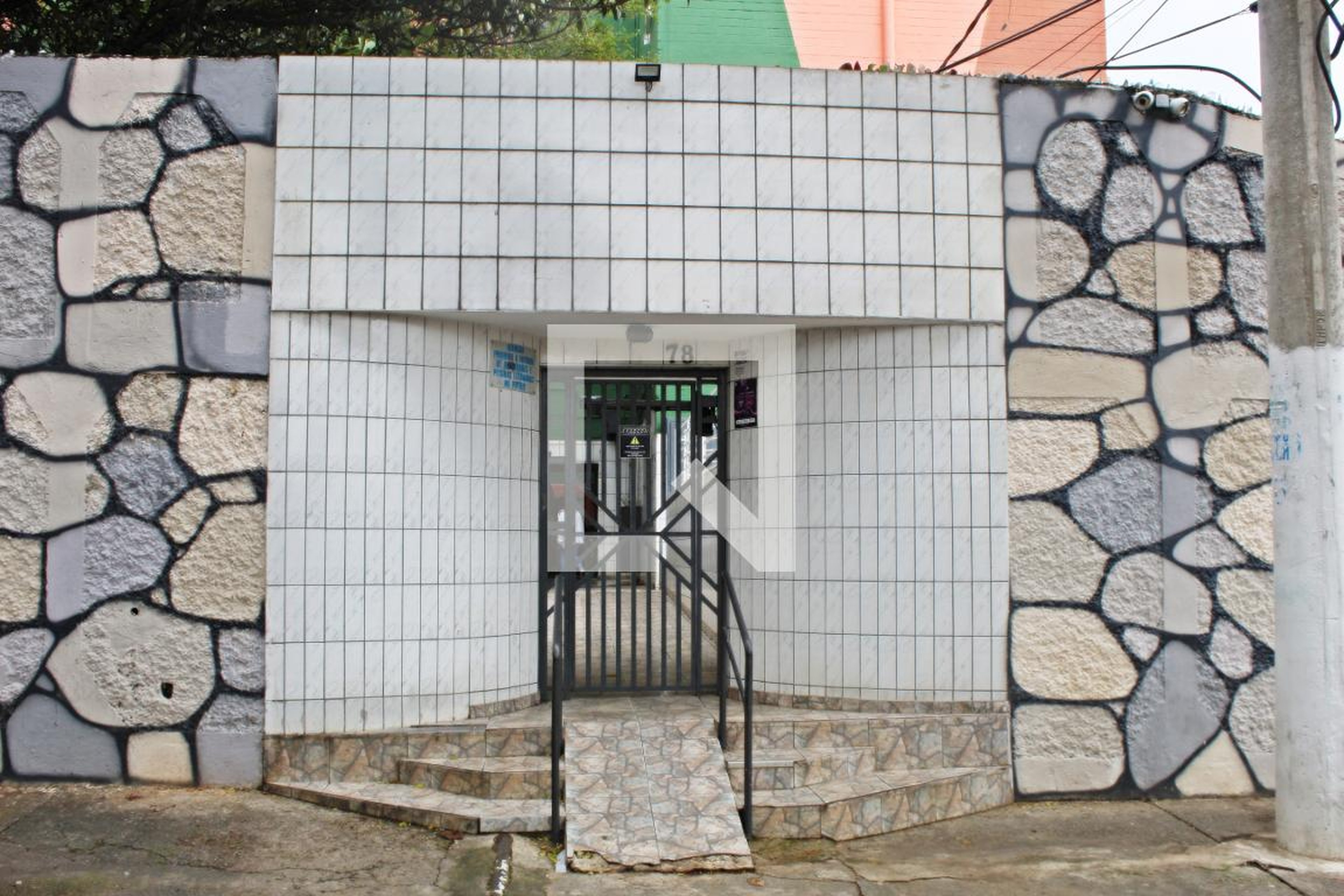 Fachada Condomínio Platanos IV