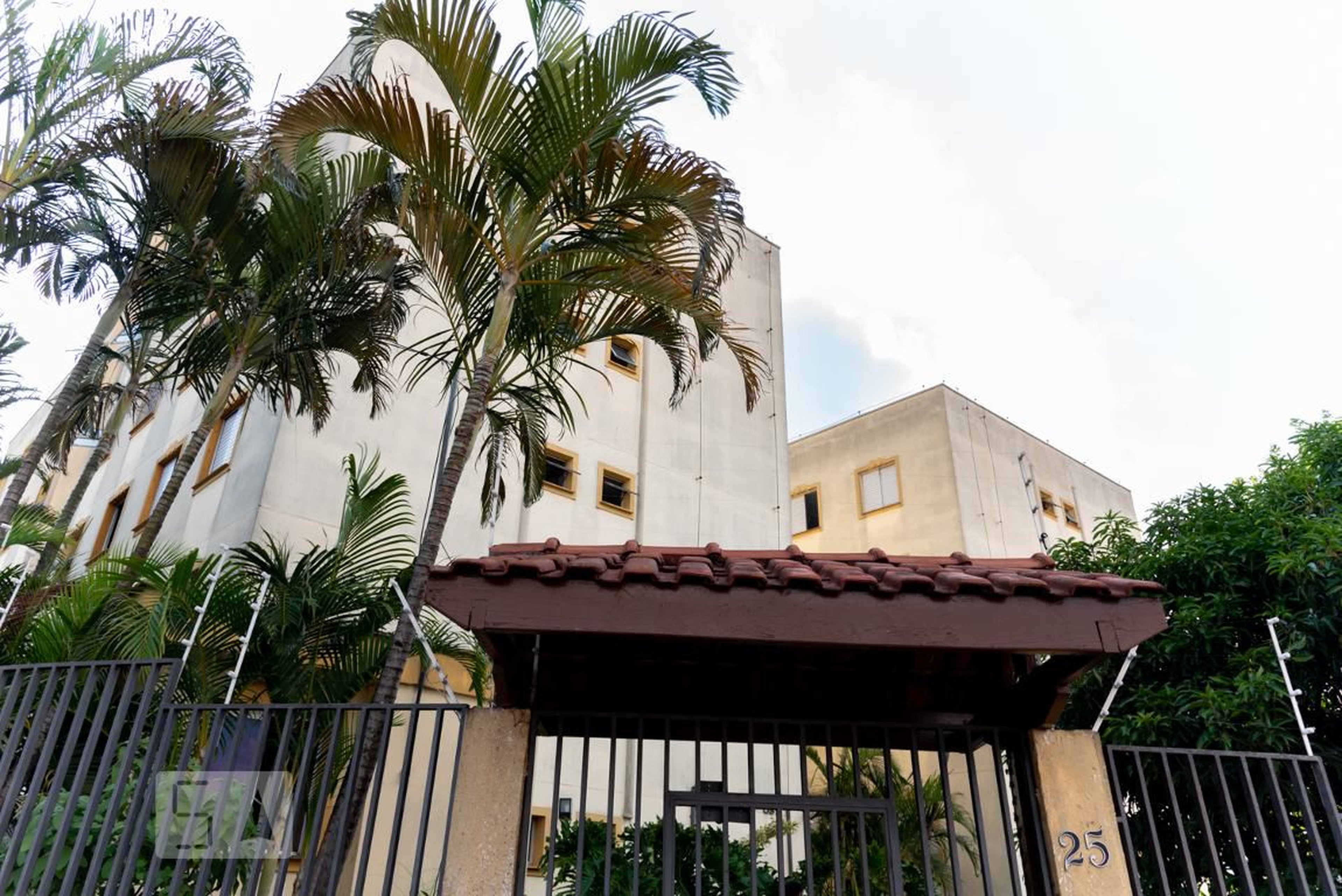 Fachada do Condomínio Condomínio Jardim das Flores III