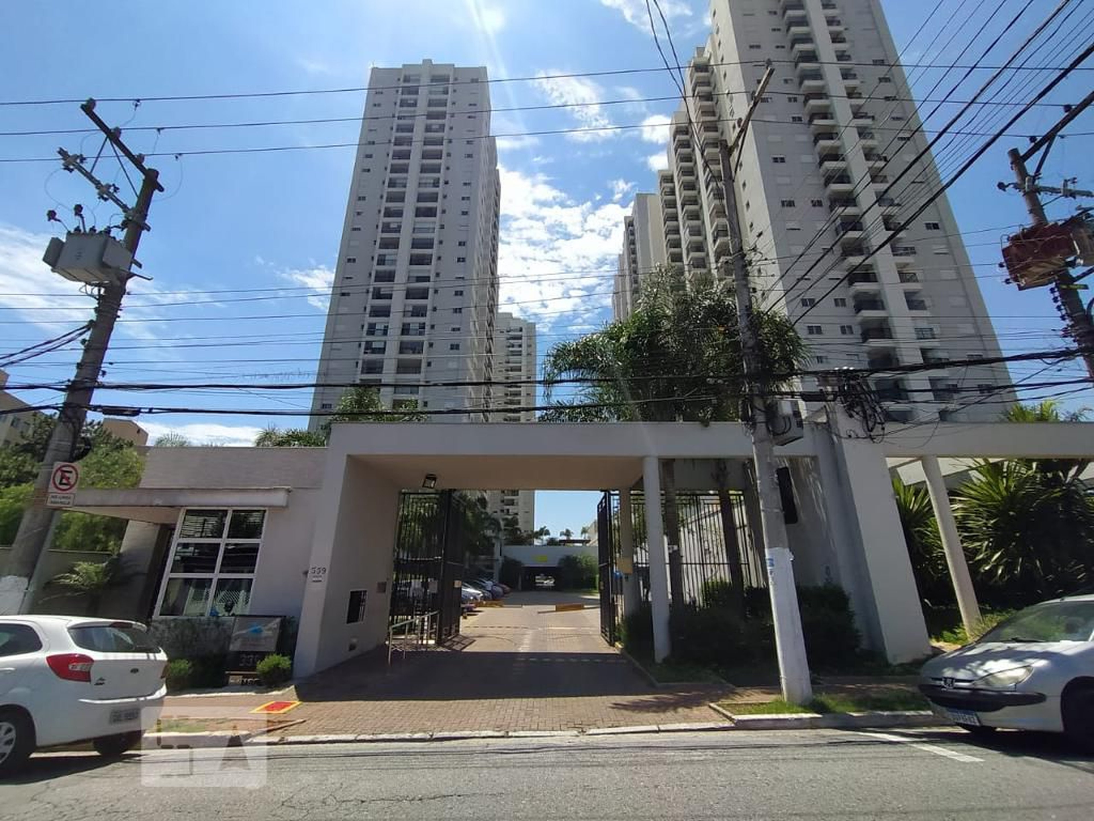 Fachada Condomínio em Avenida Moinho Fabrini, 395