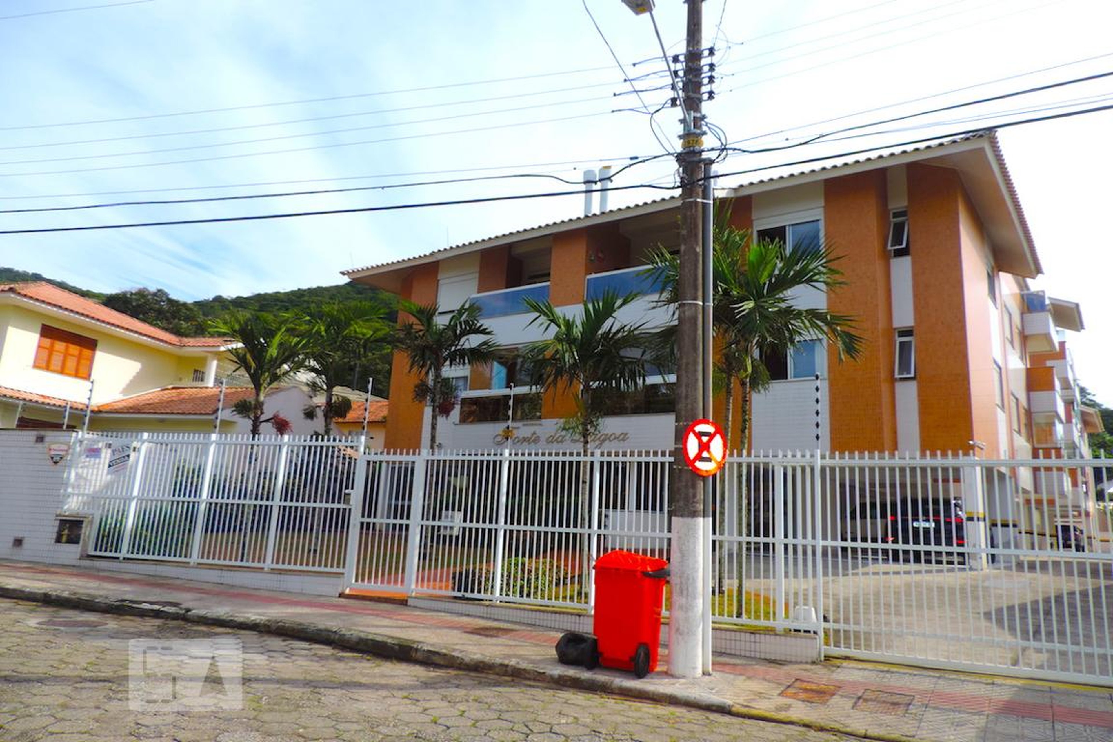 Fachada Condomínio em Rua João Pachêco da Costa, 855