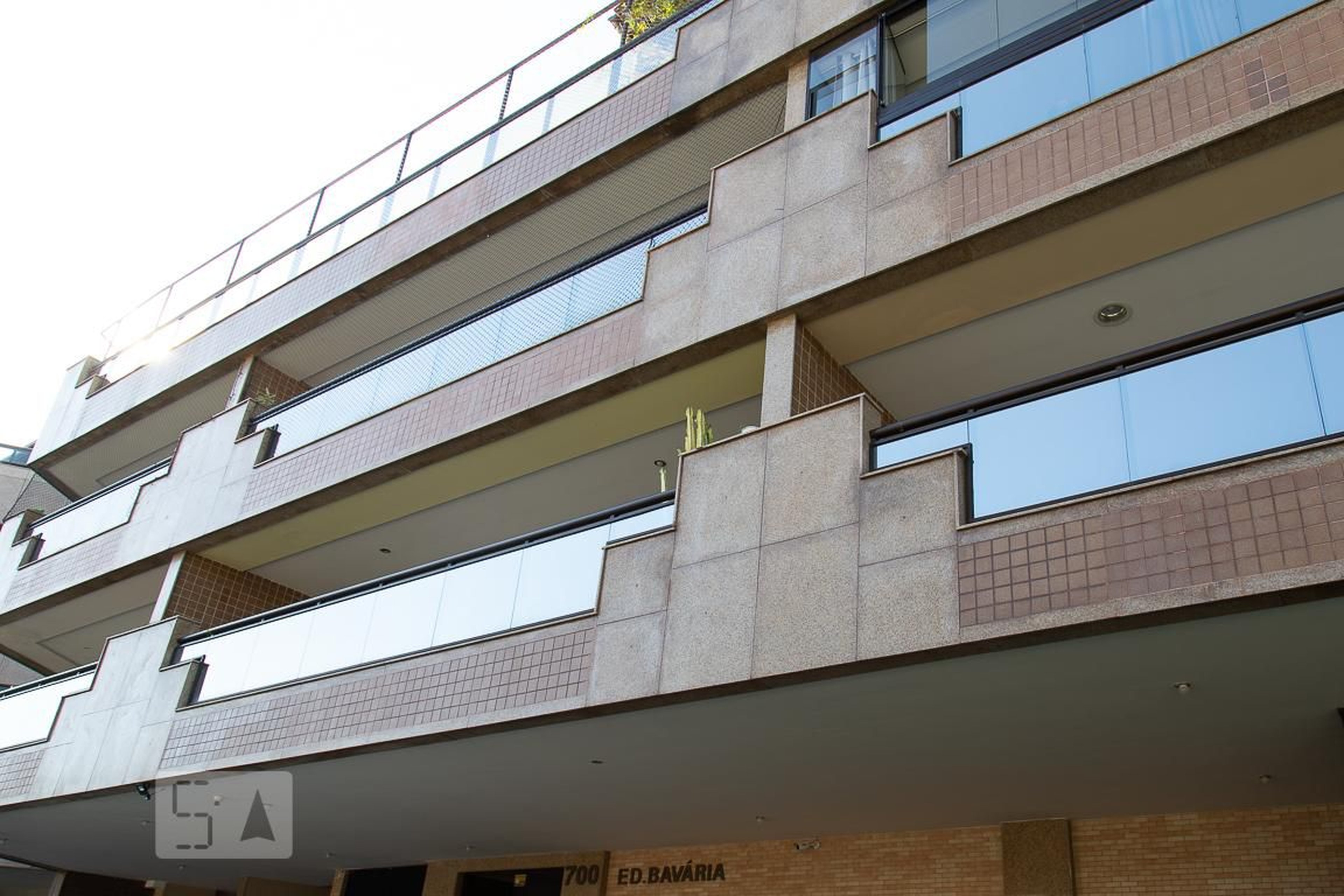 Fachada Condomínio em Rua Hugo Panasco Alvim, 275