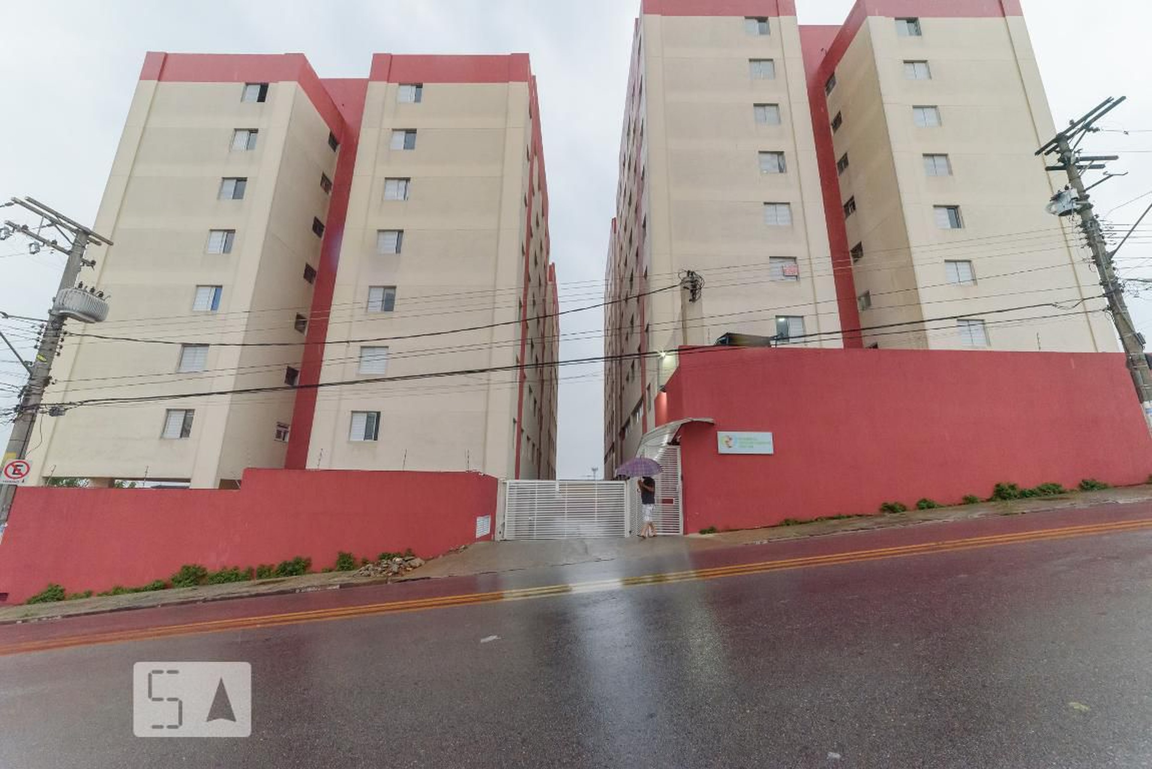 Fachada Condomínio em Rua Mendes Leal, 153