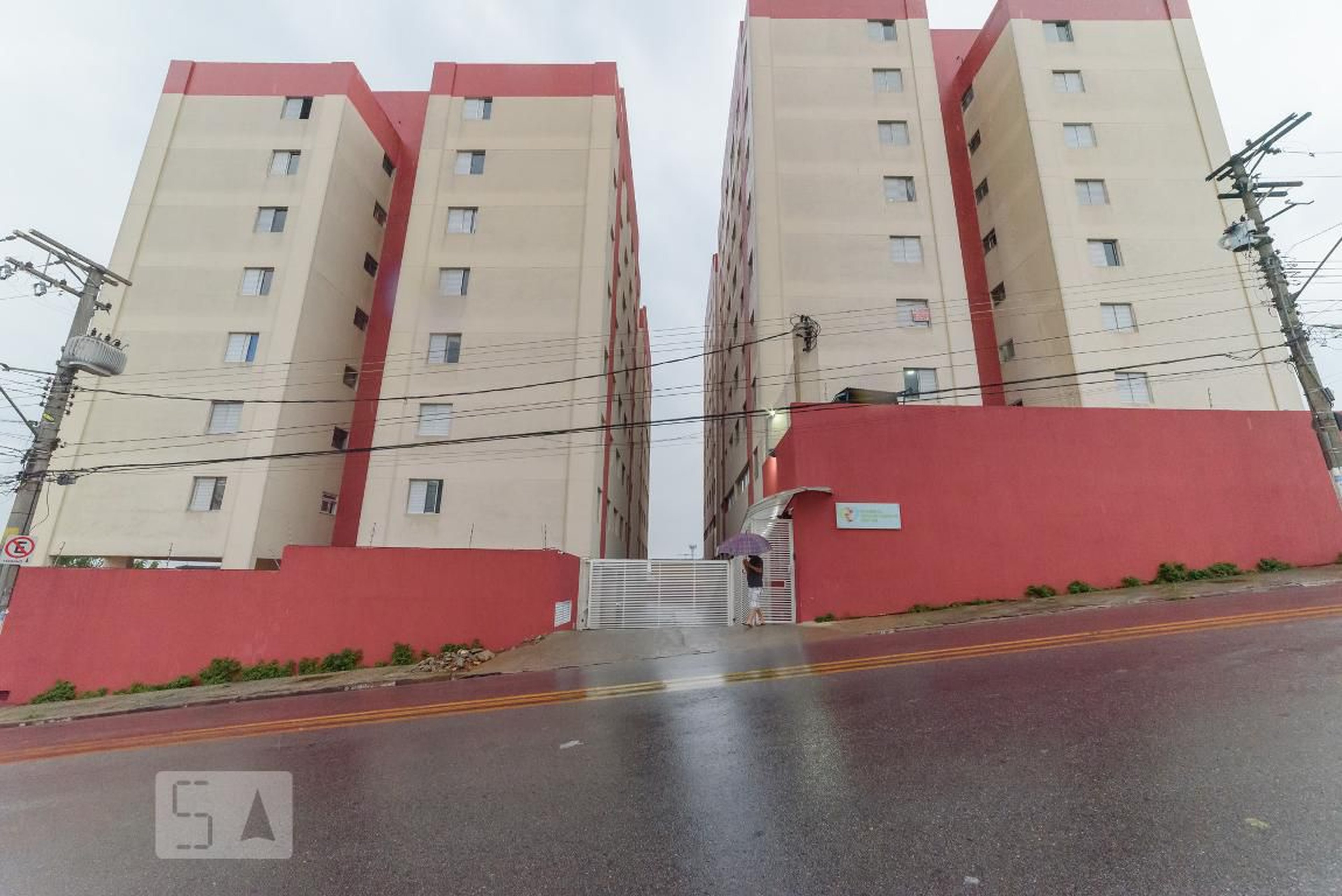 Fachada do Condomínio Condomínio em Rua Mendes Leal, 153