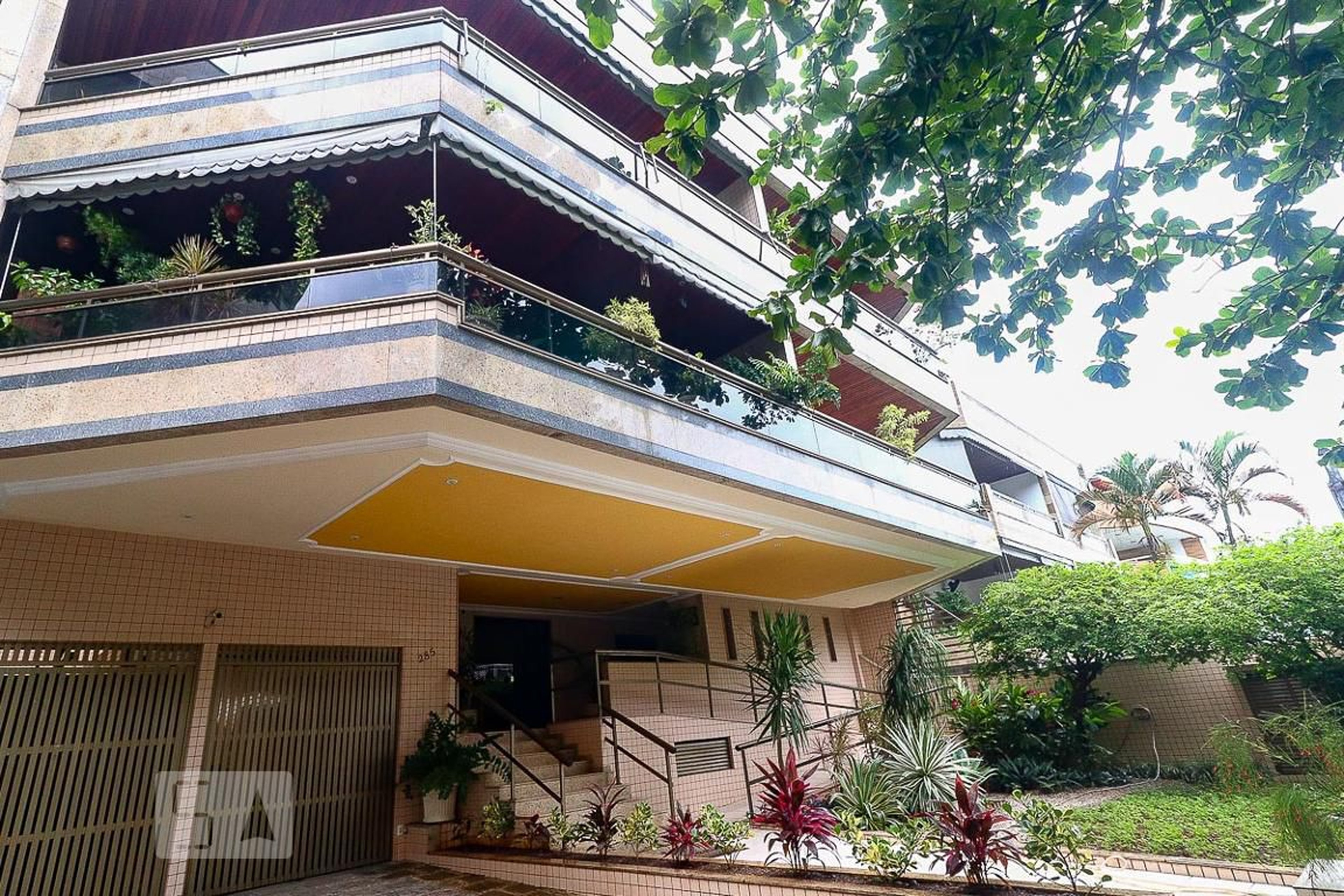 Fachada Edifício Mediterrâneo