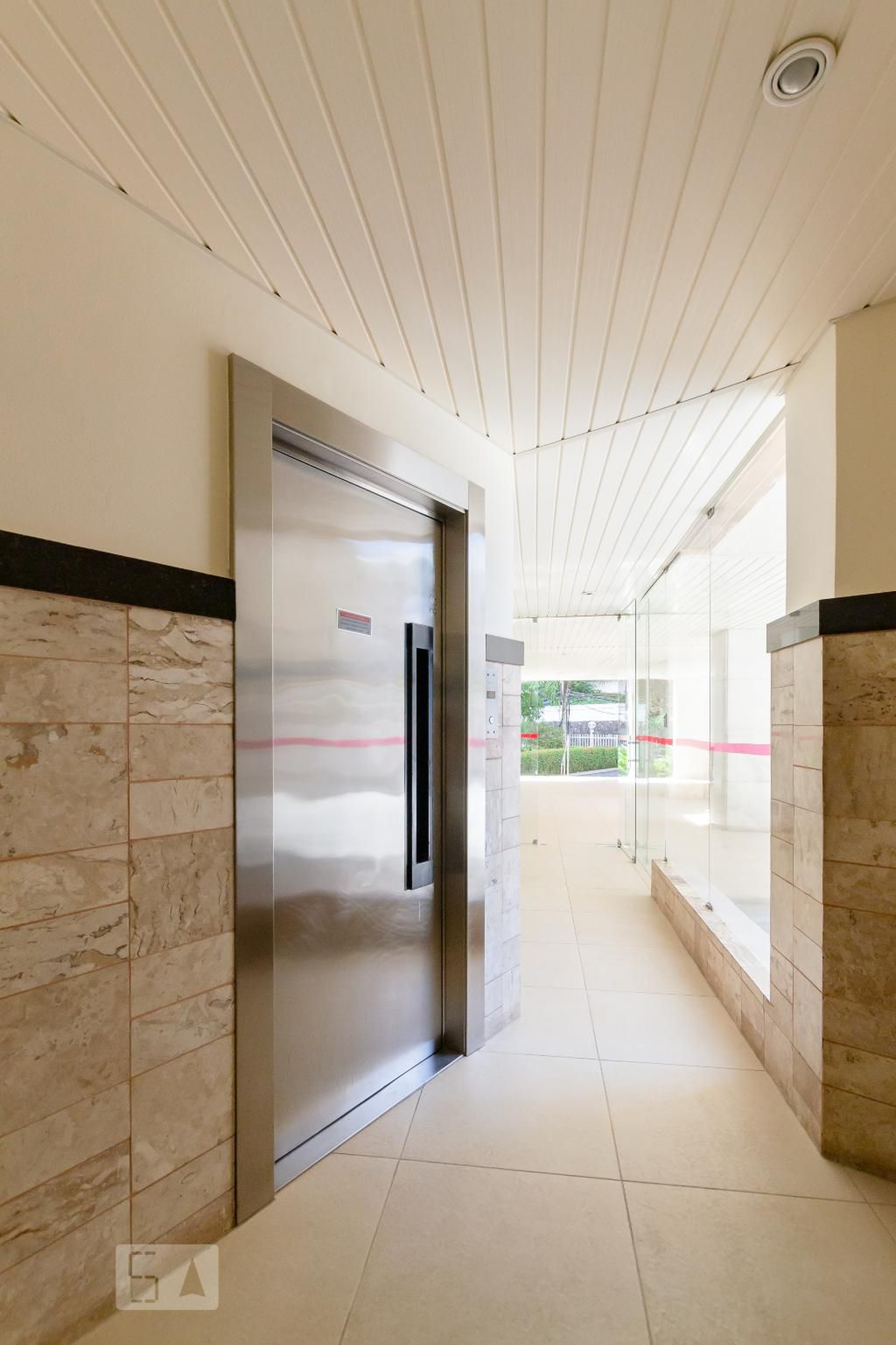 Elevador - Edifício Rio Uruguai