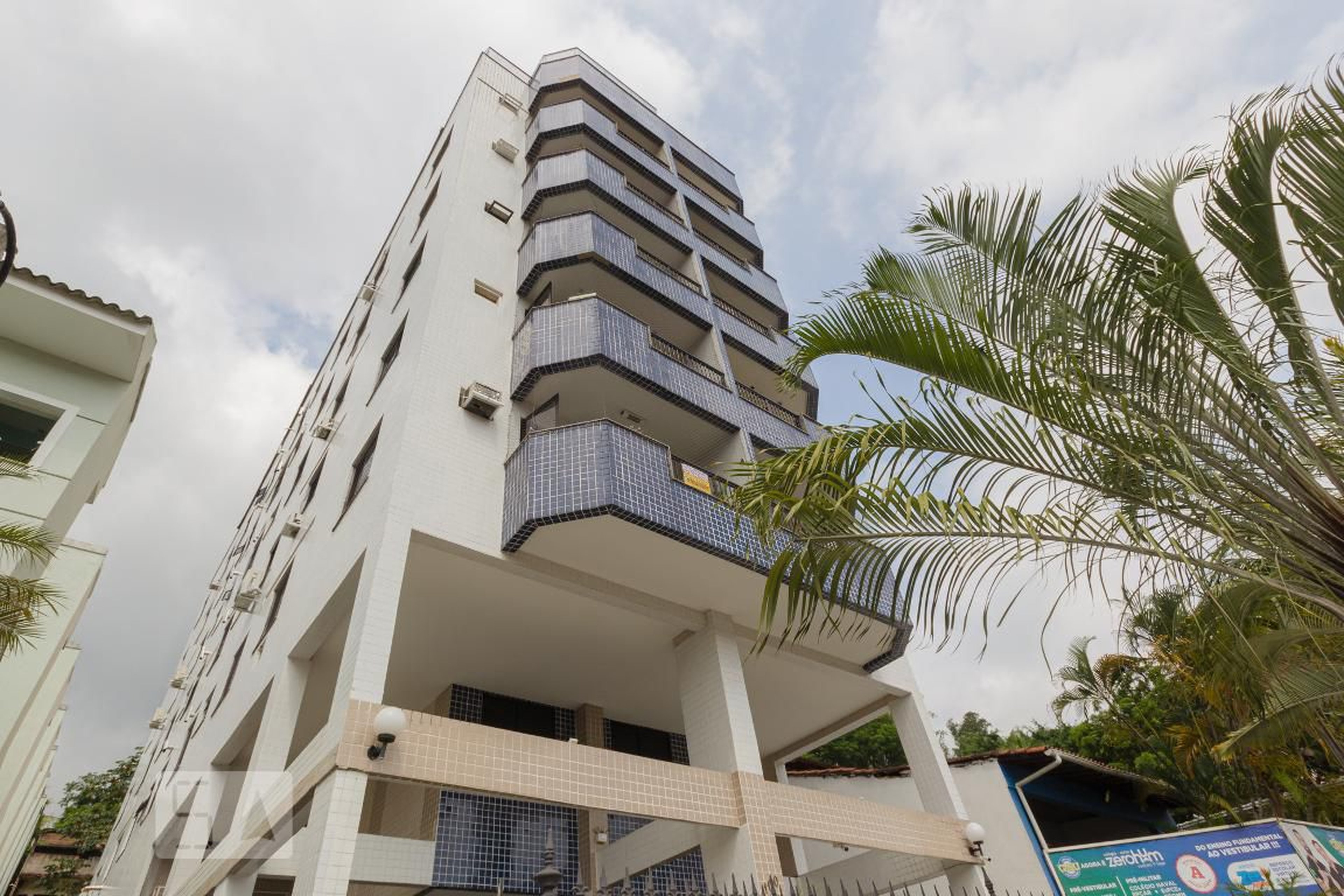 Fachada do Condomínio Condomínio Estilo VI