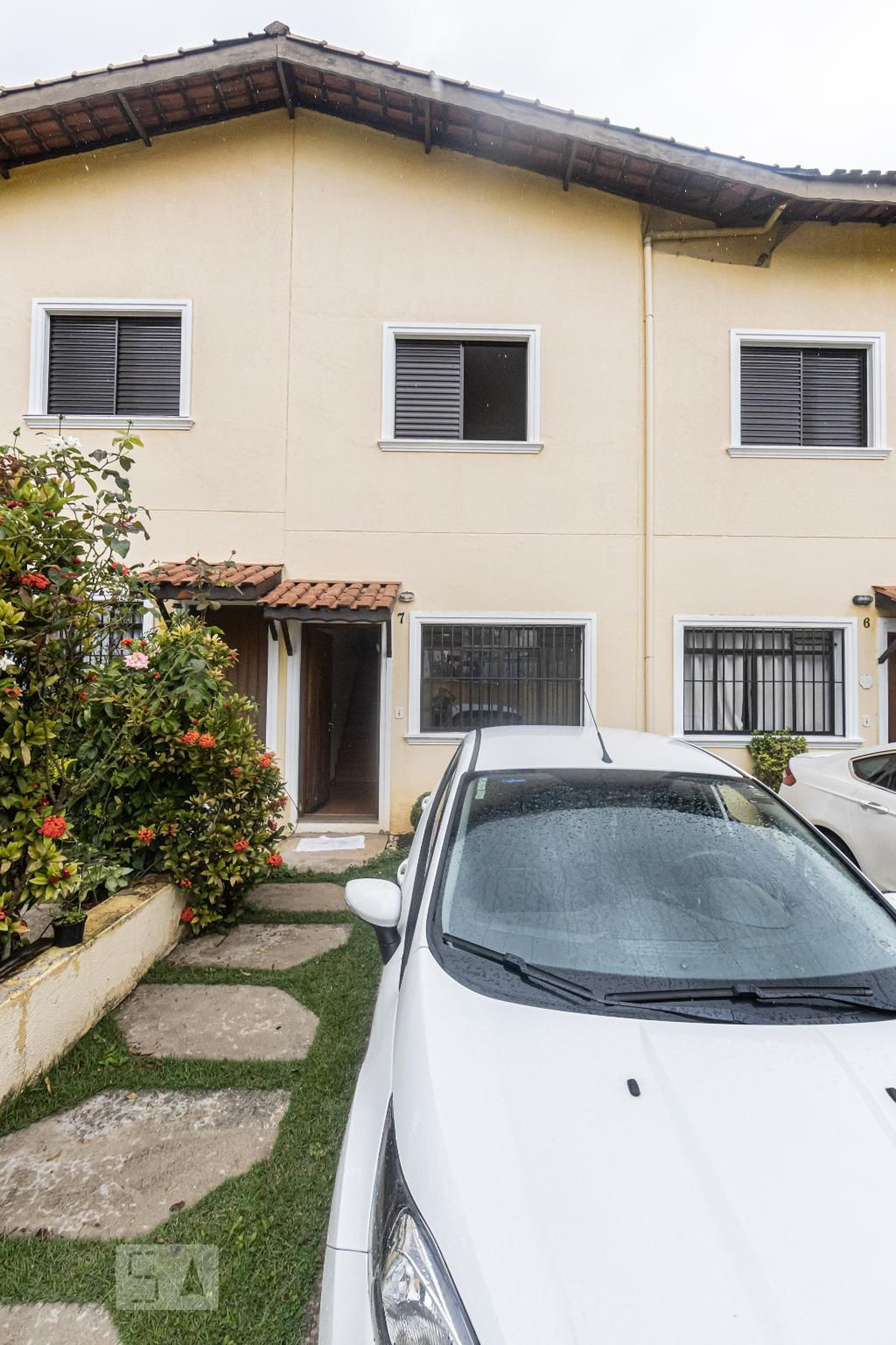 Fachada Condomínio em Rua Caetano de Campos, 150