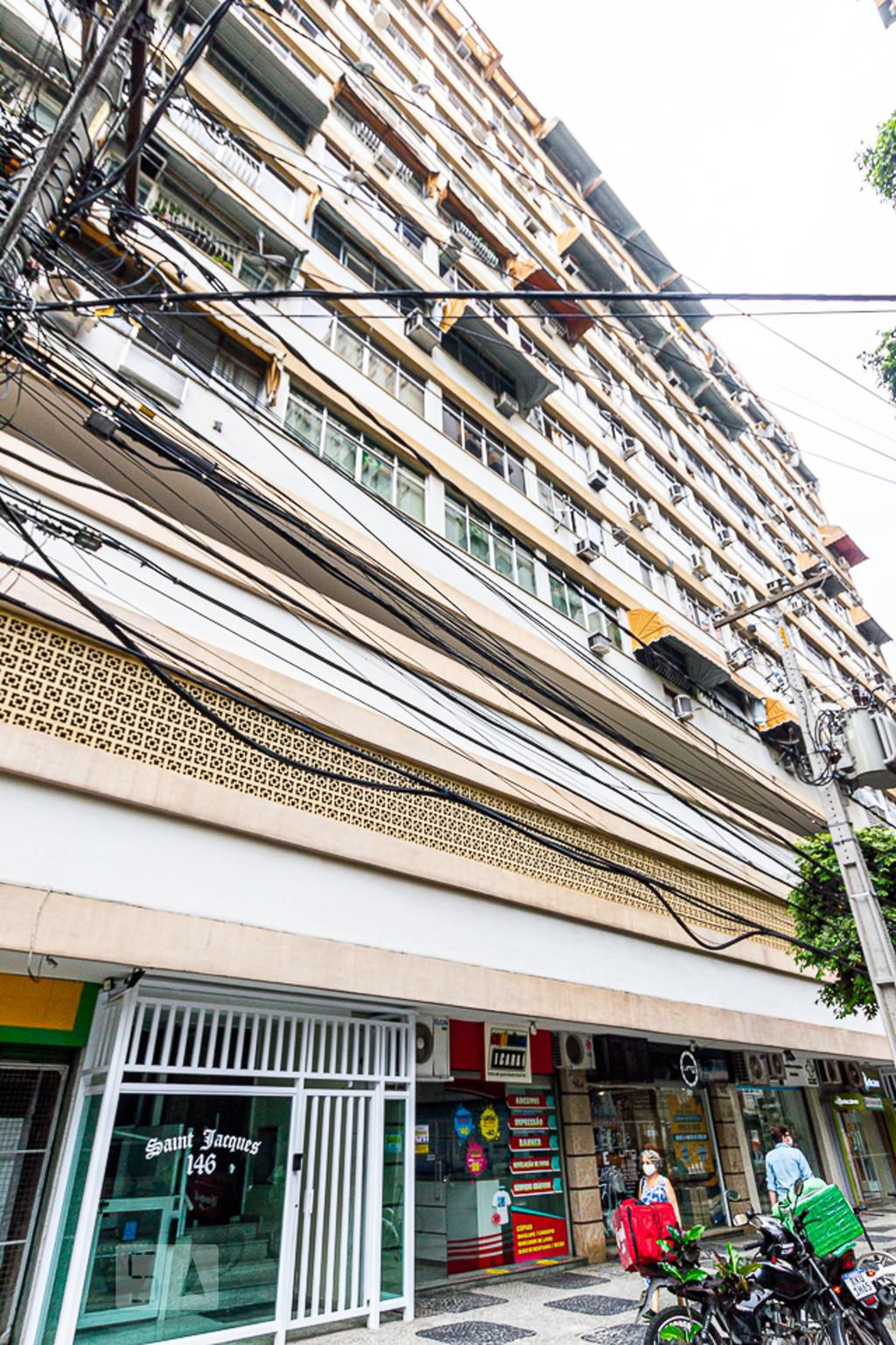Fachada do Prédio Condomínio em Rua General Pereira da Silva, 136