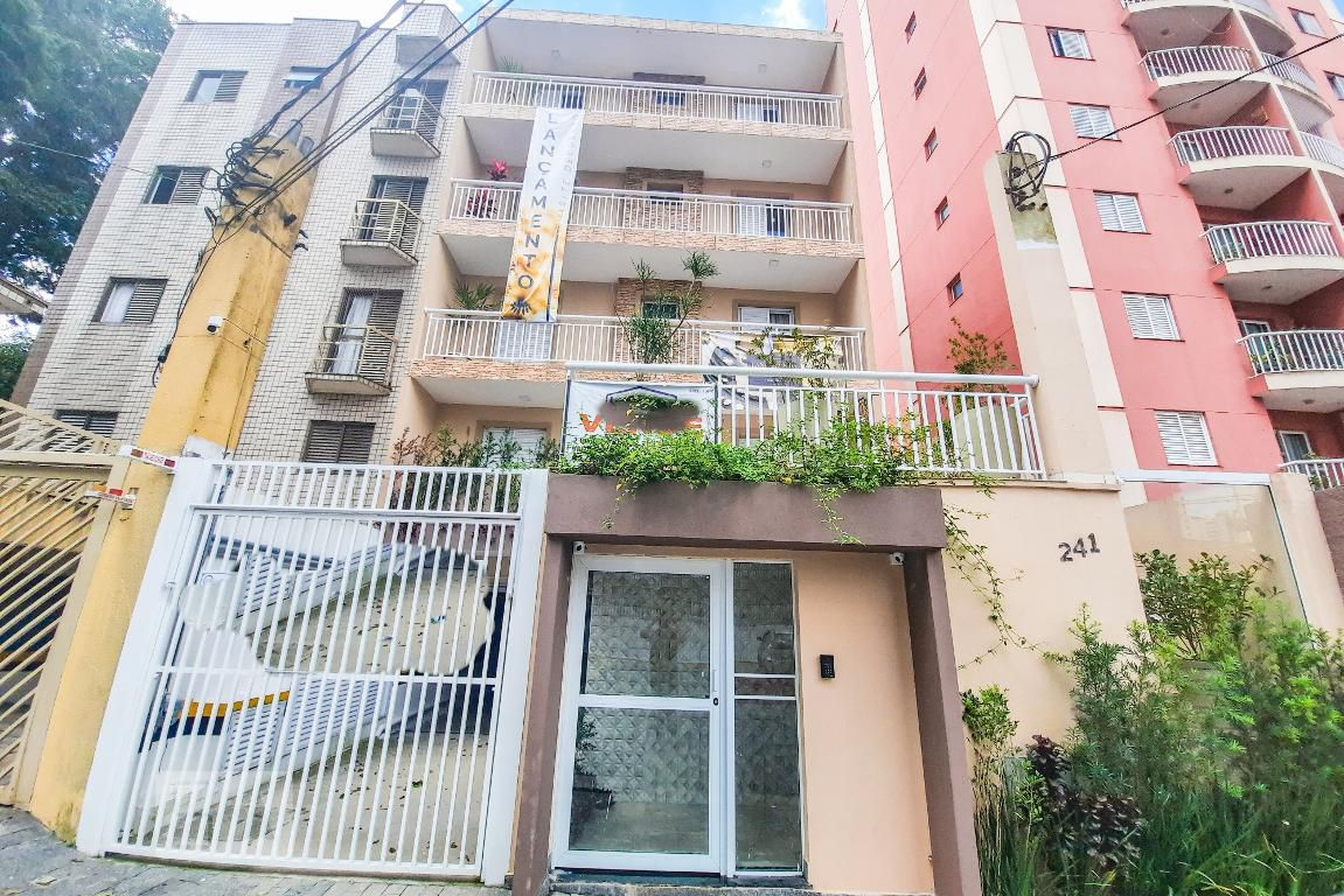 Fachada do Condomínio Edificio Icaro