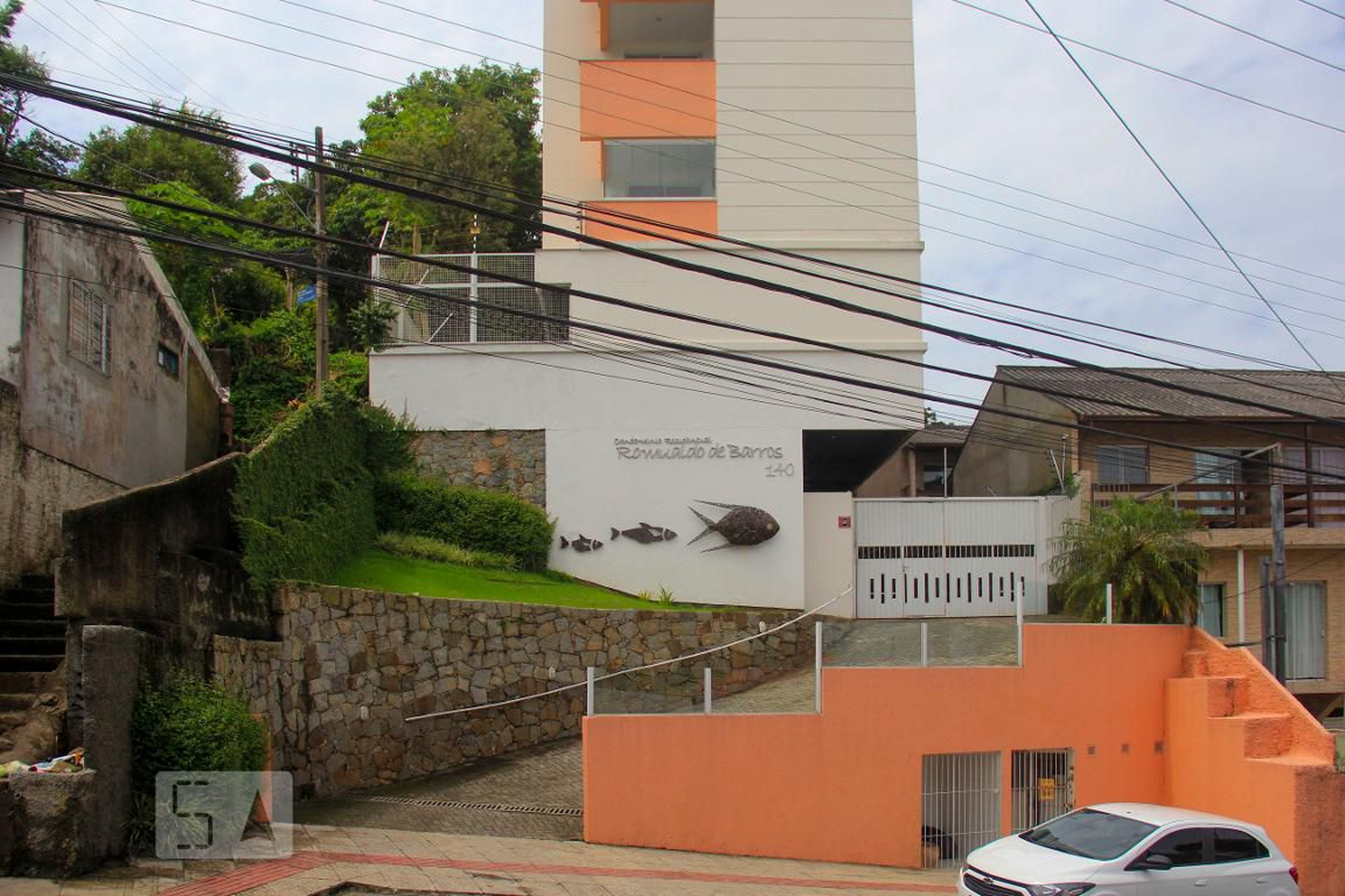 Fachada do predio Condomínio em Rua Capitão Romualdo de Barros, 140