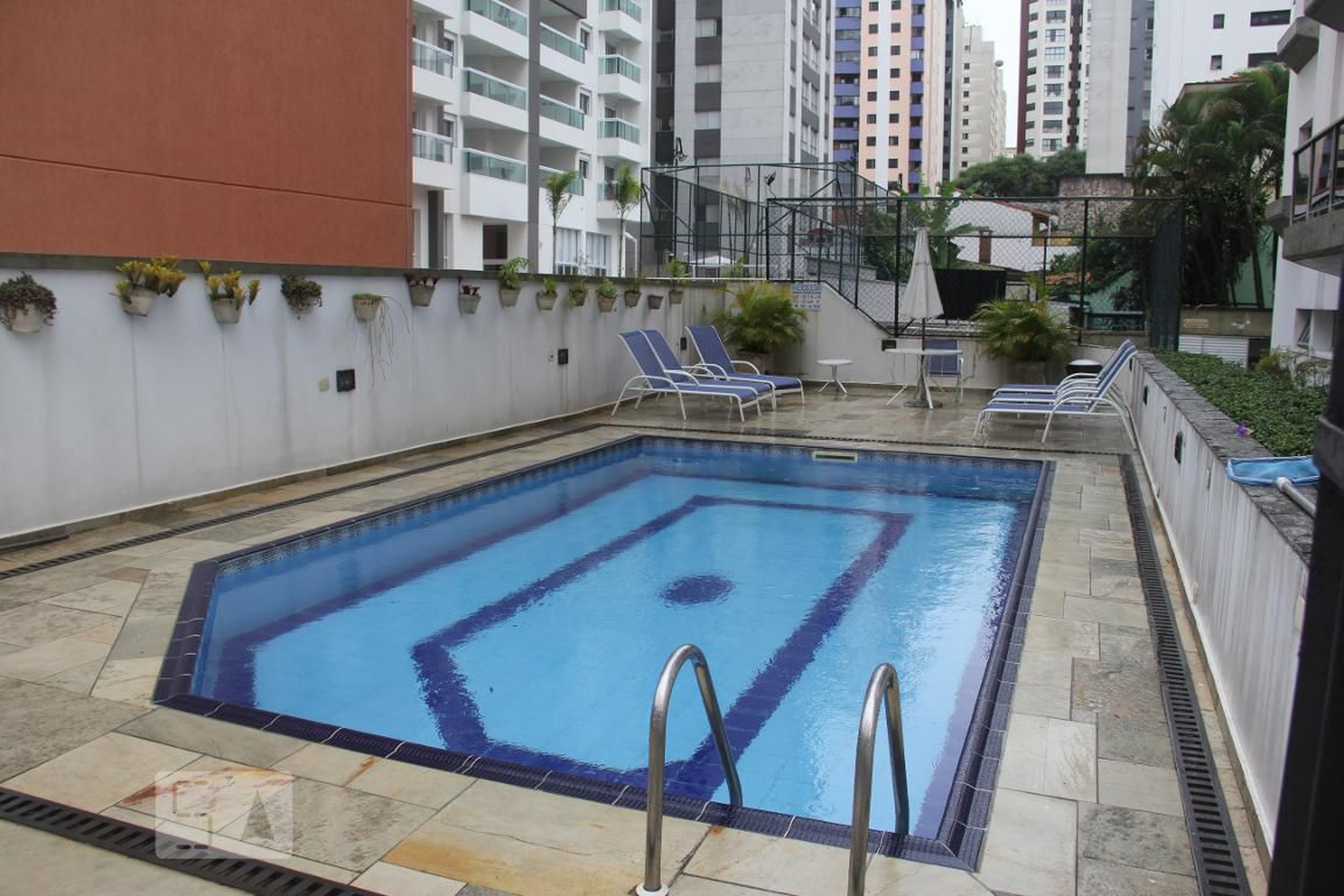 Piscina - Vila Grenoble