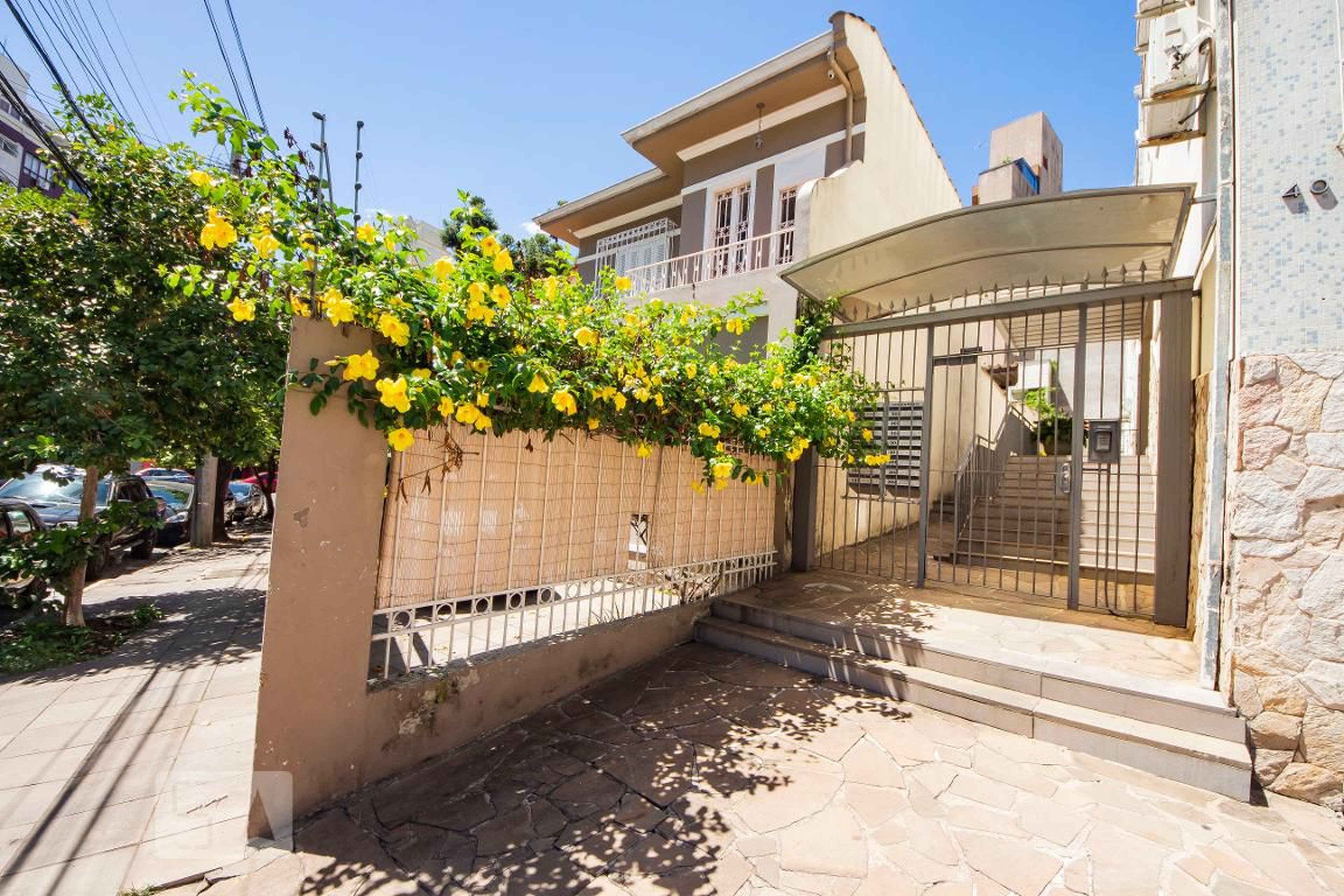 Fachada do Condomínio Condomínio em Rua Vítor Meireles, 40