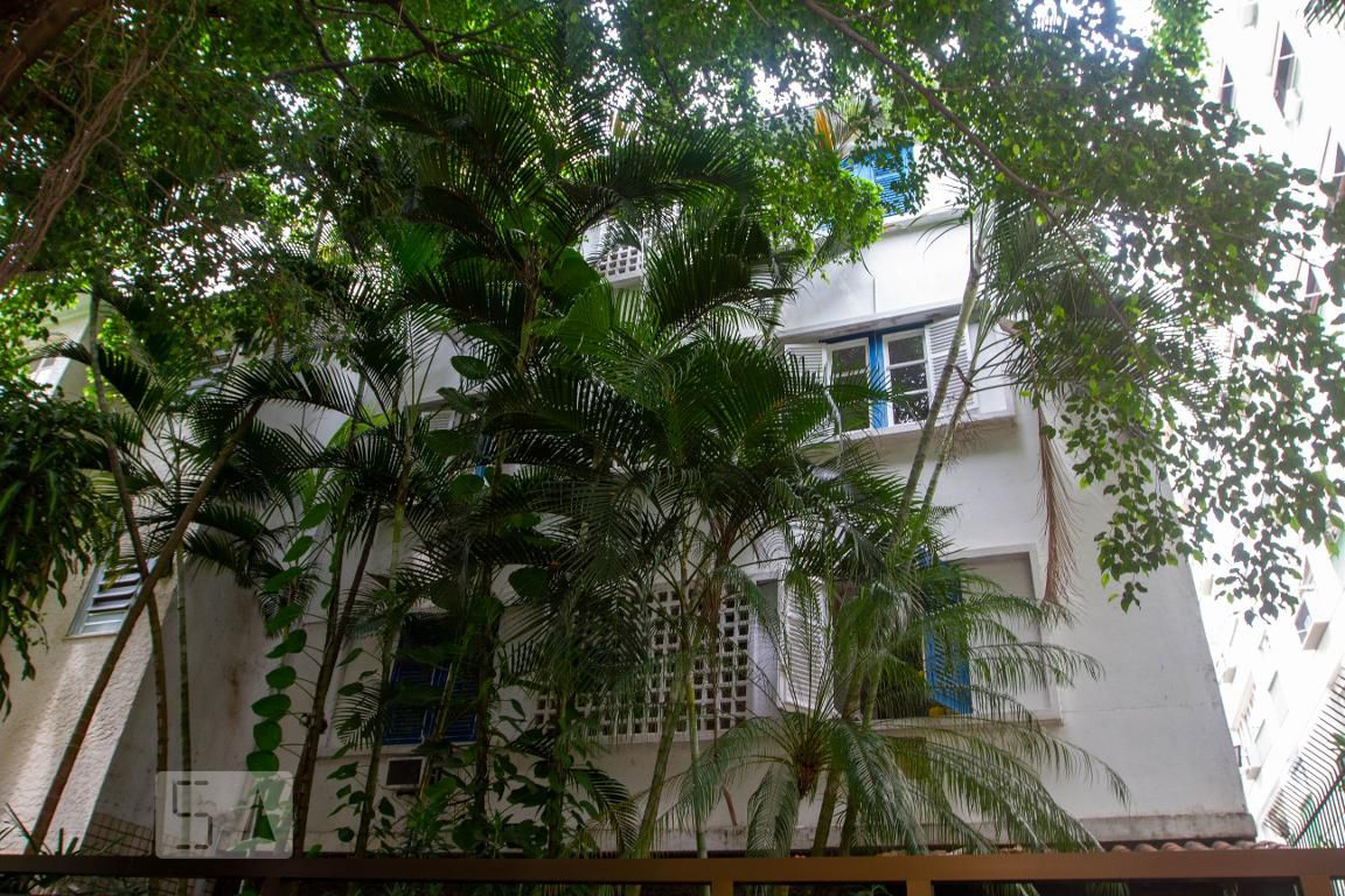 Fachada do Prédio Condomínio em Rua Barão da Torre, 631