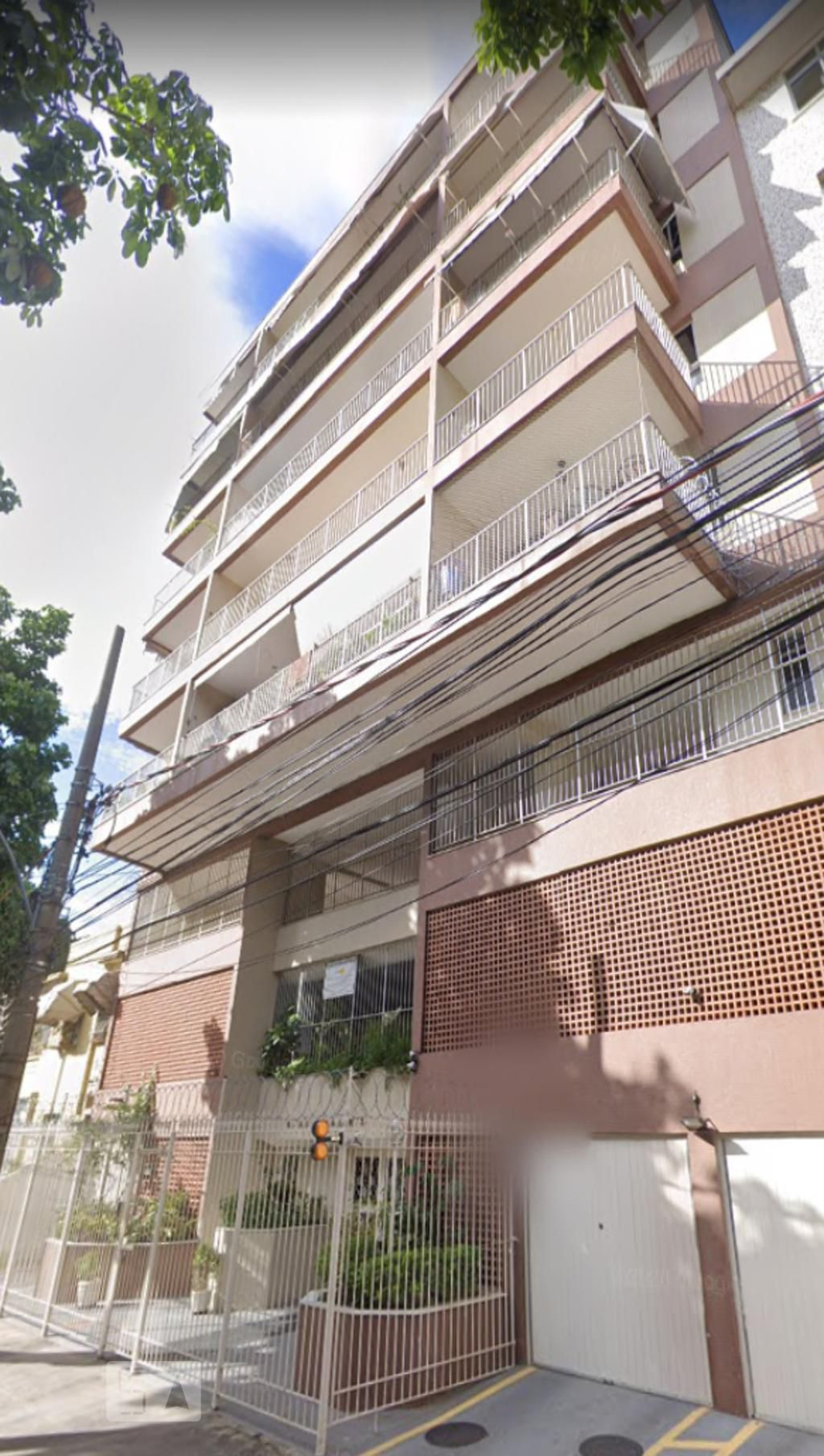 fachada do prédio Edifício Mont Saint Helene