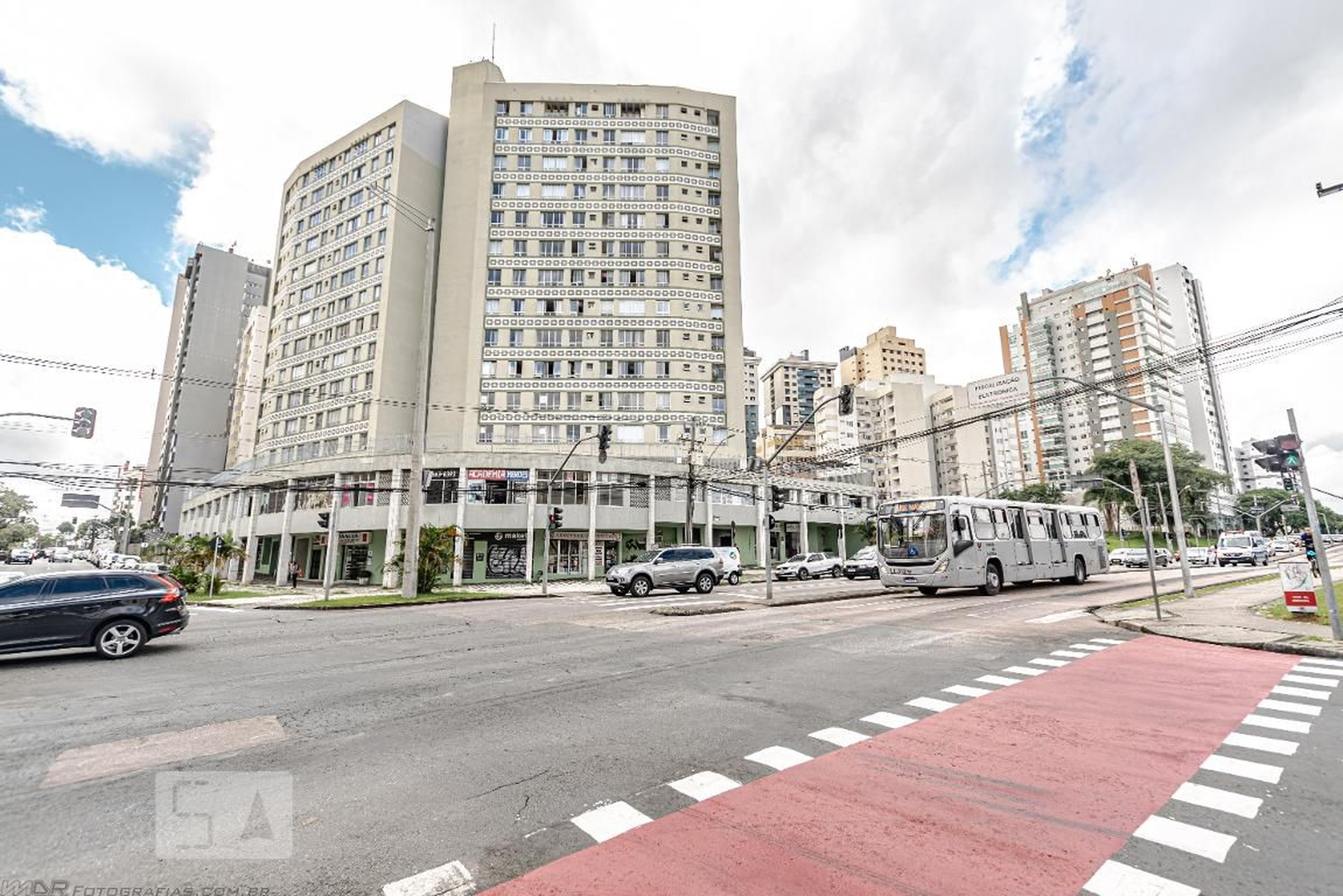 Fachada edificio cidade luz