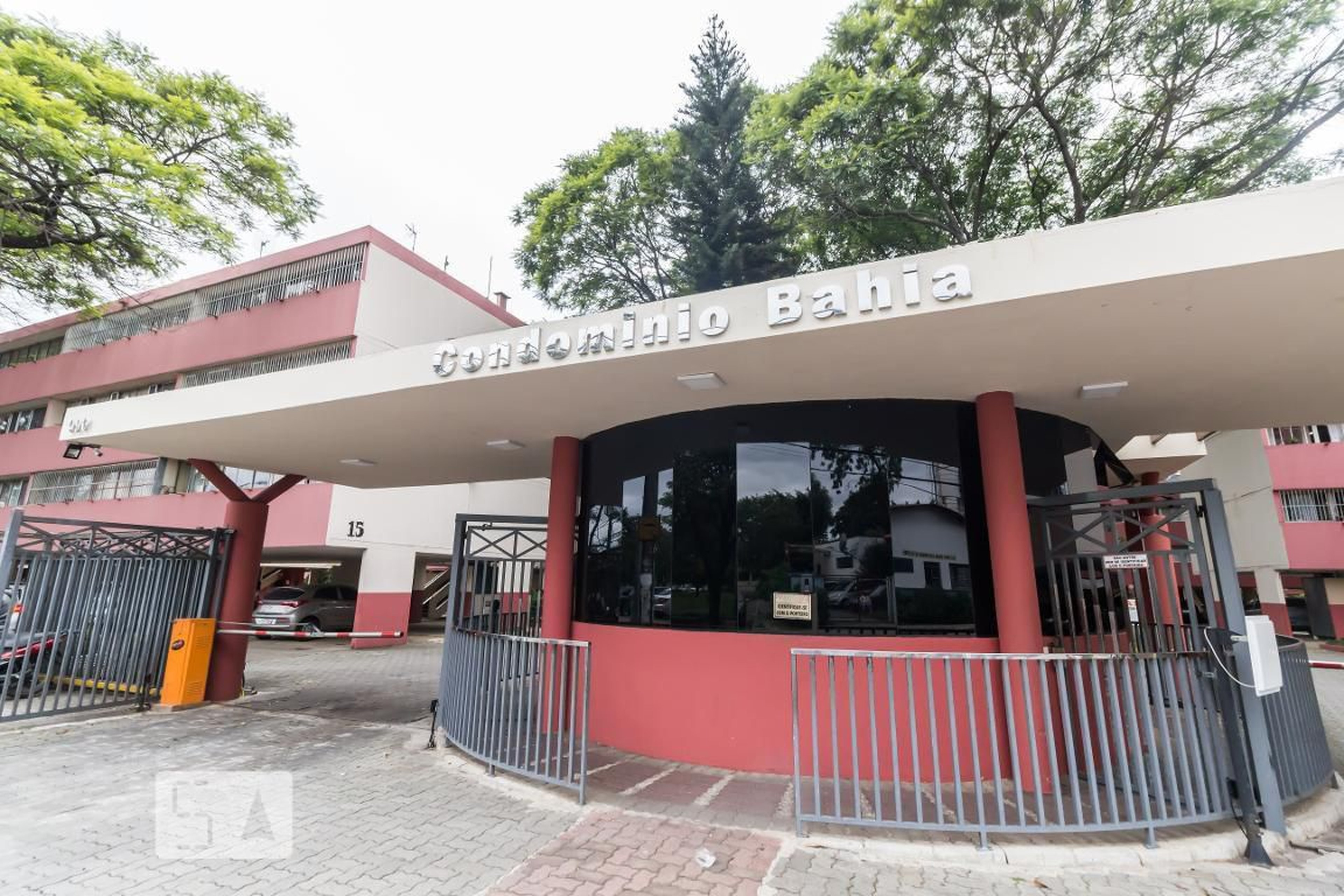 Fachada Condomínio em Avenida Odair Santanelli, 24