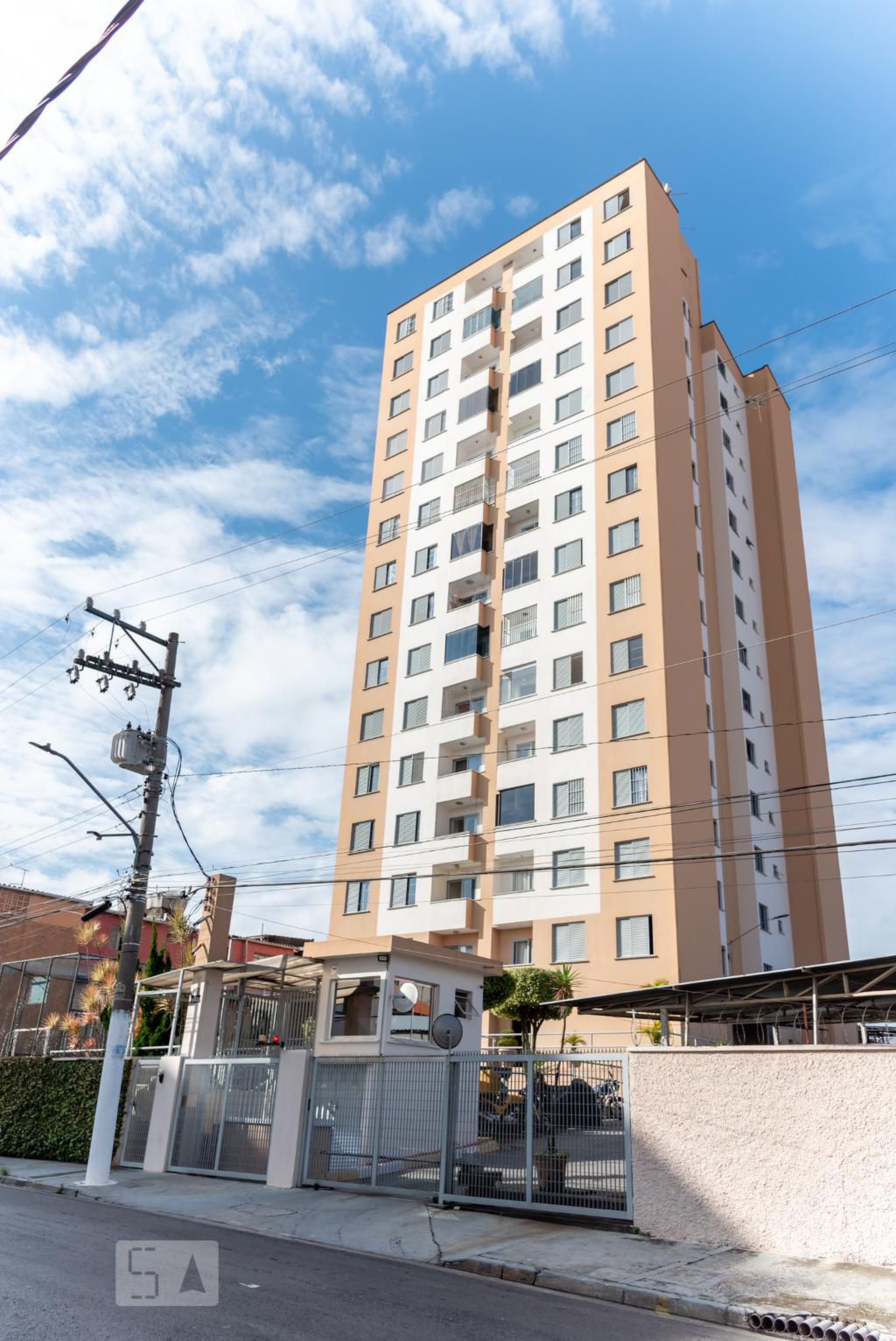 Fachada do Condomínio Condomínio em Rua Arraial da Anta, 468