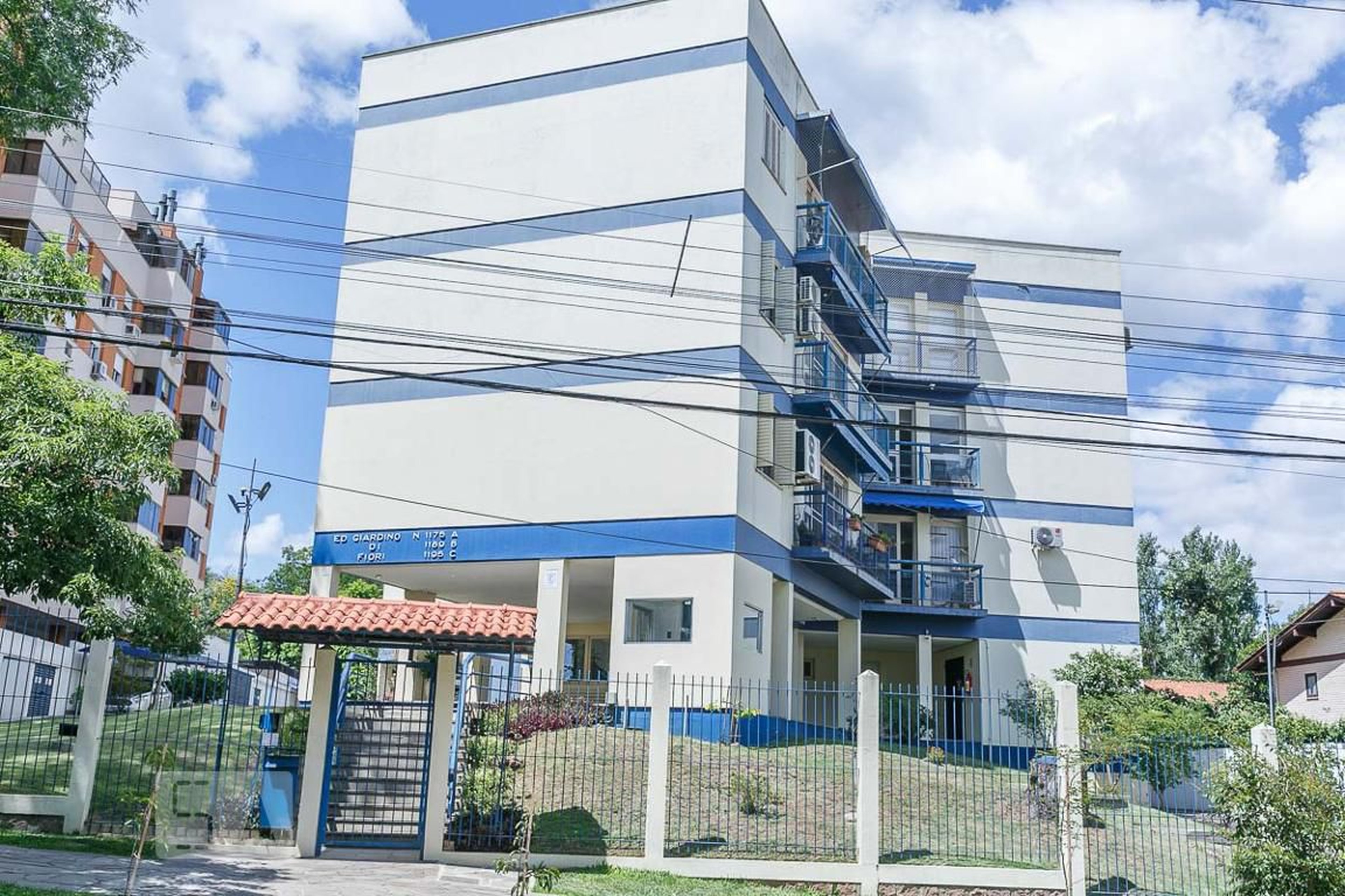 Fachada Condomínio em Rua Doutor Barcelos, 1189