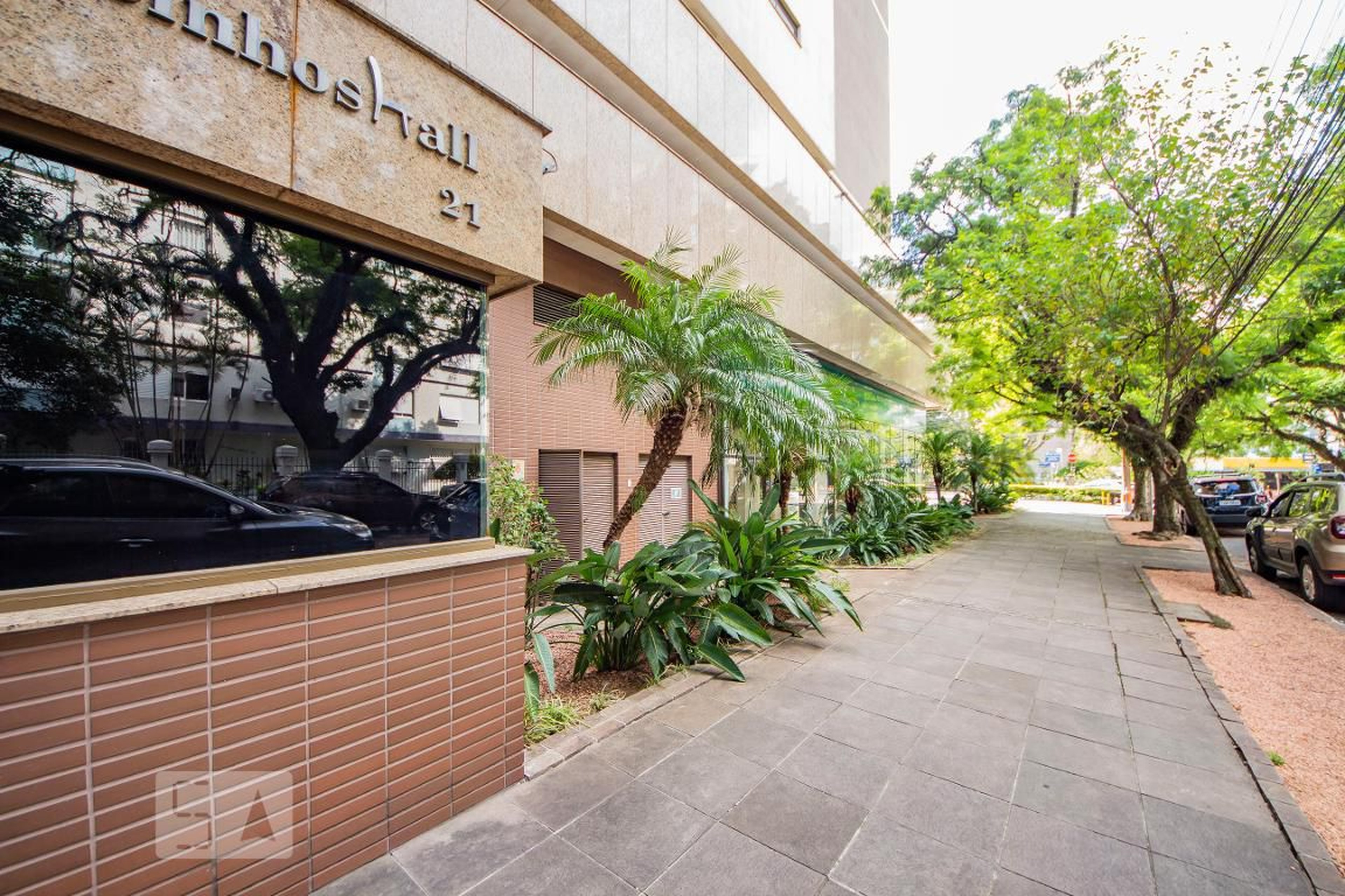 Fachada do Condomínio Condomínio Moinhos Hall