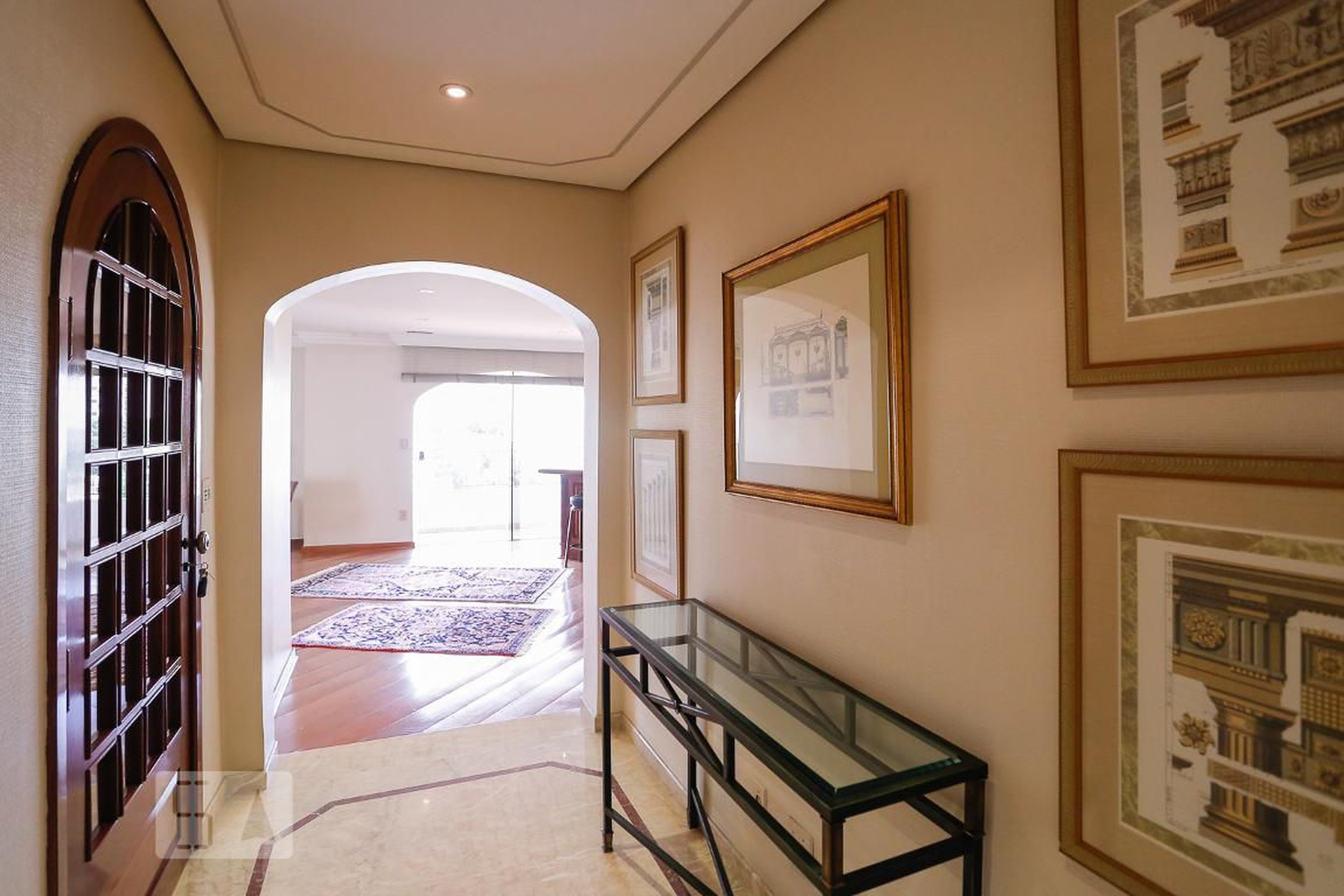 Hall Entrada - Golden Grove