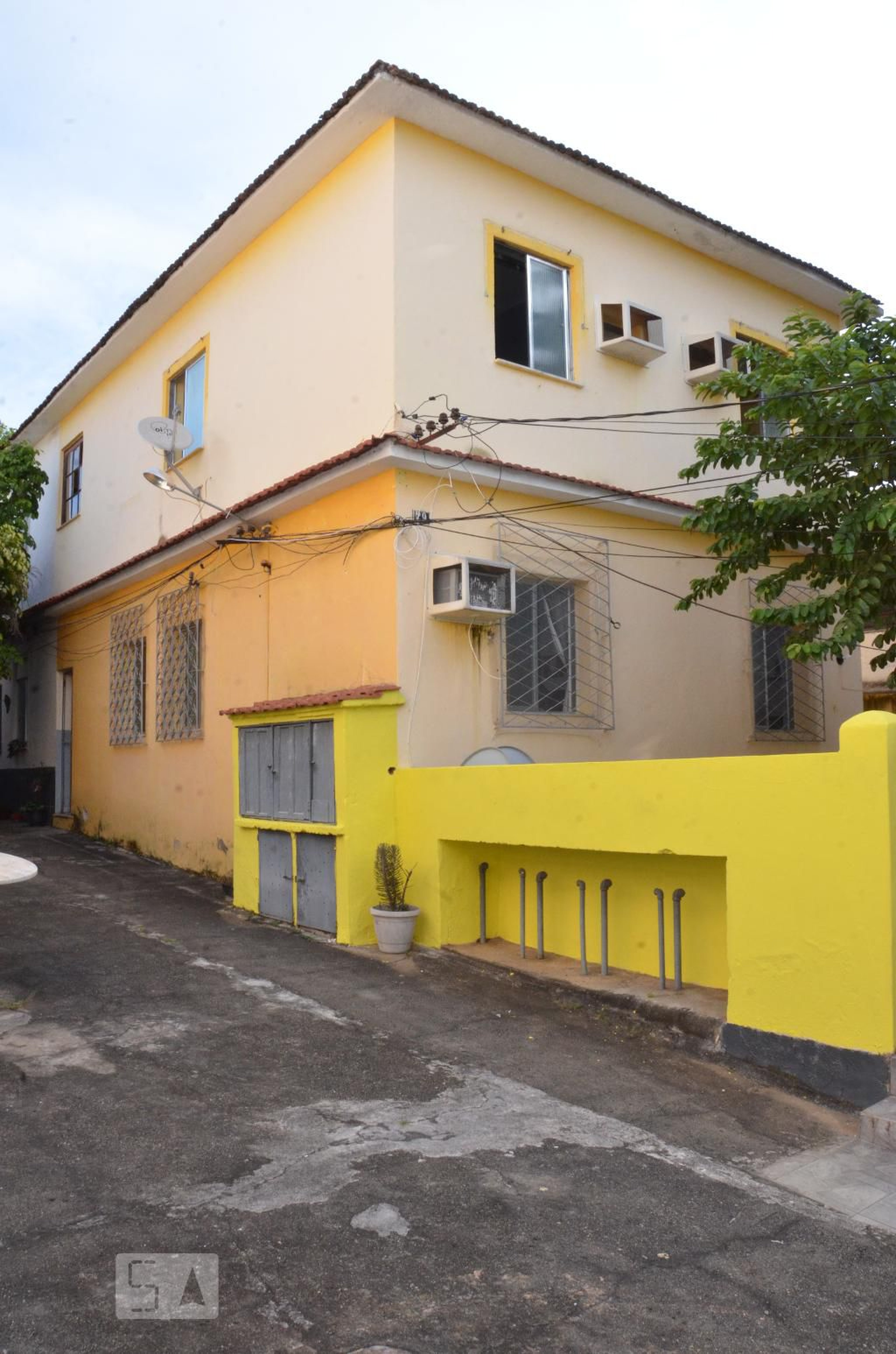 Fachada Condomínio em Rua Ernesto Nunes, 29