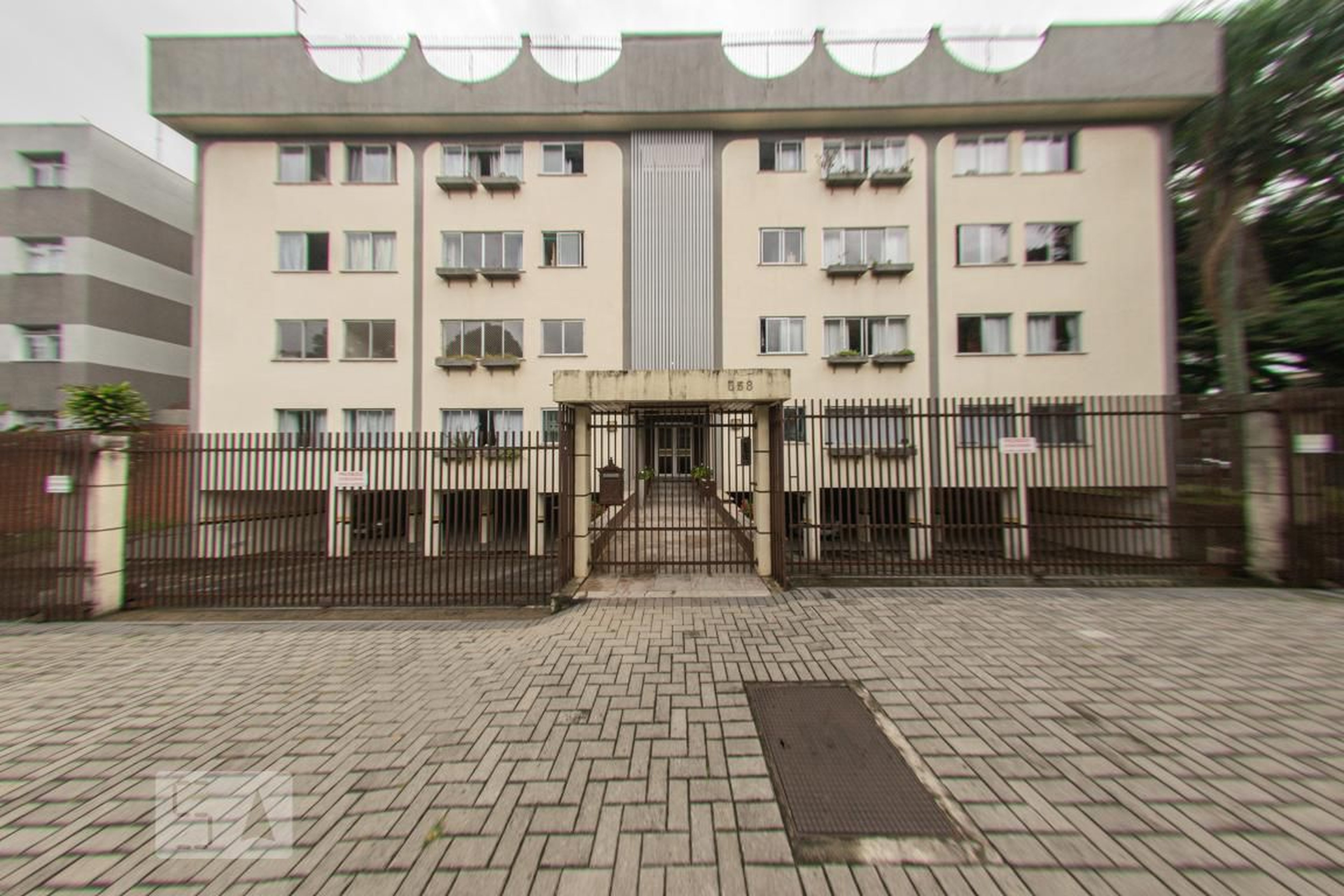 Fachada Condomínio em Rua Leôncio Correia, 558