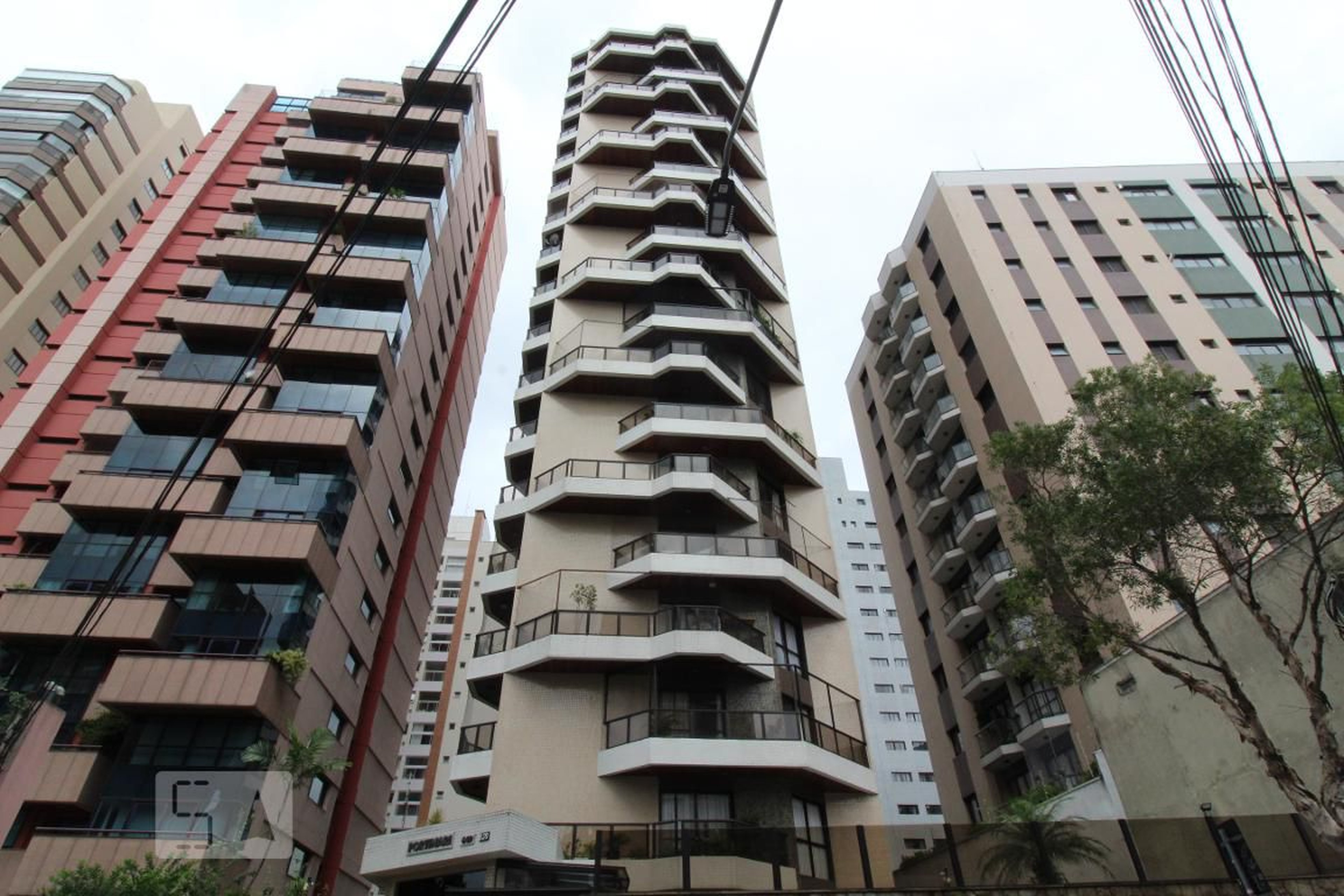 Fachada Condomínio em Rua Rio Grande do Sul, 649