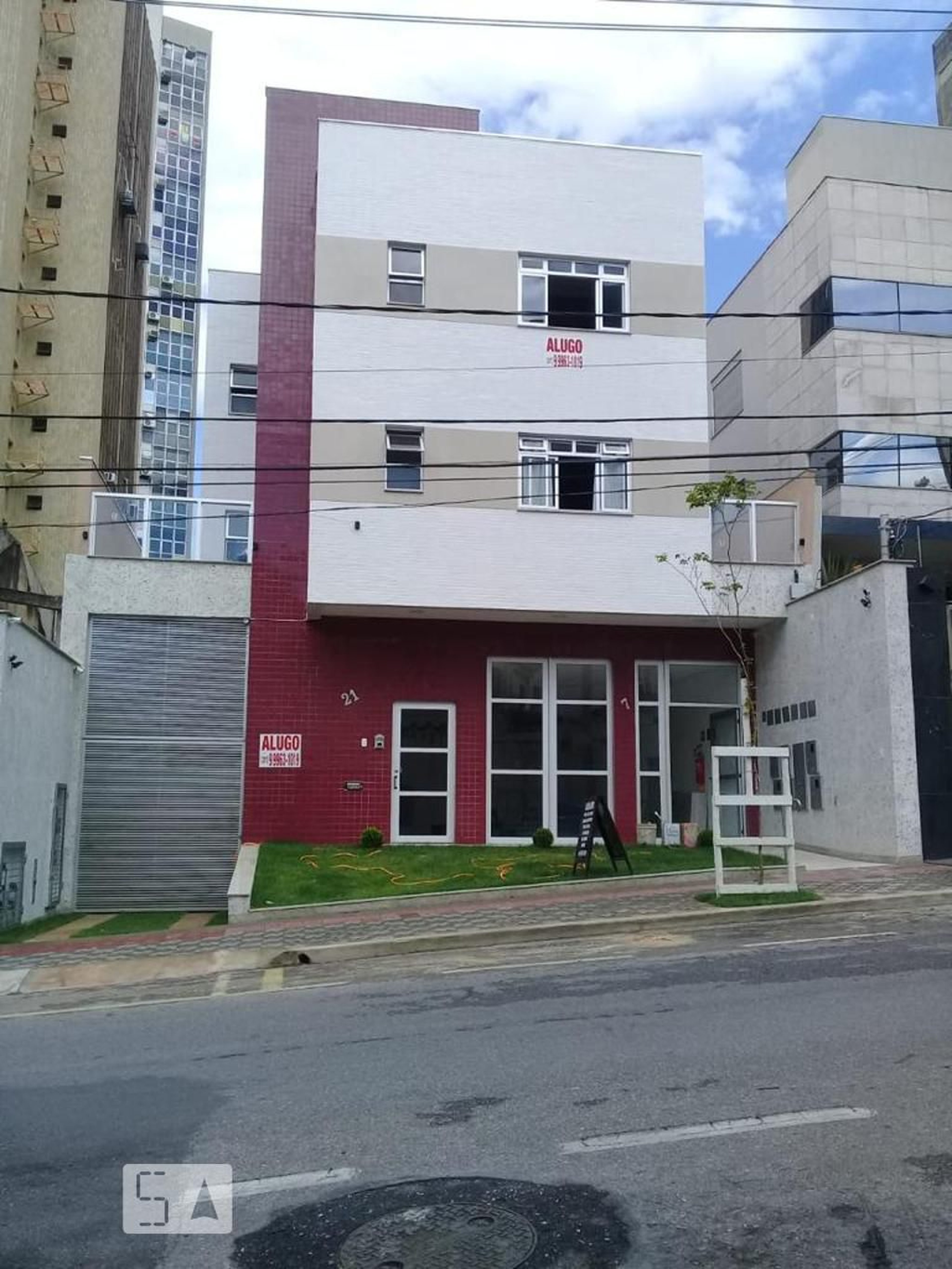 Fachada Condomínio em Rua Raul Pompéia, 21