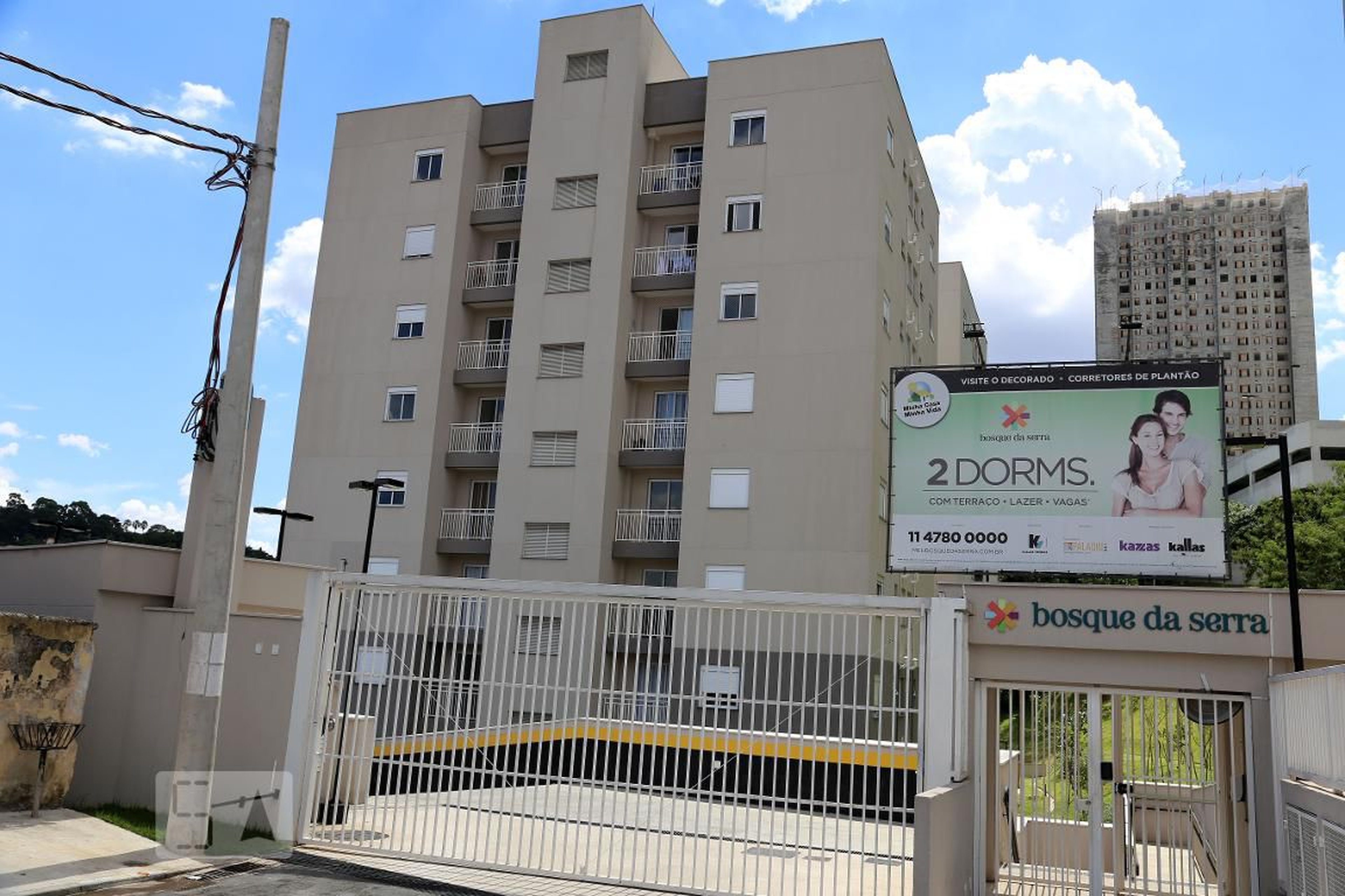 Fachada do Condomínio Condomínio Bosque da Serra