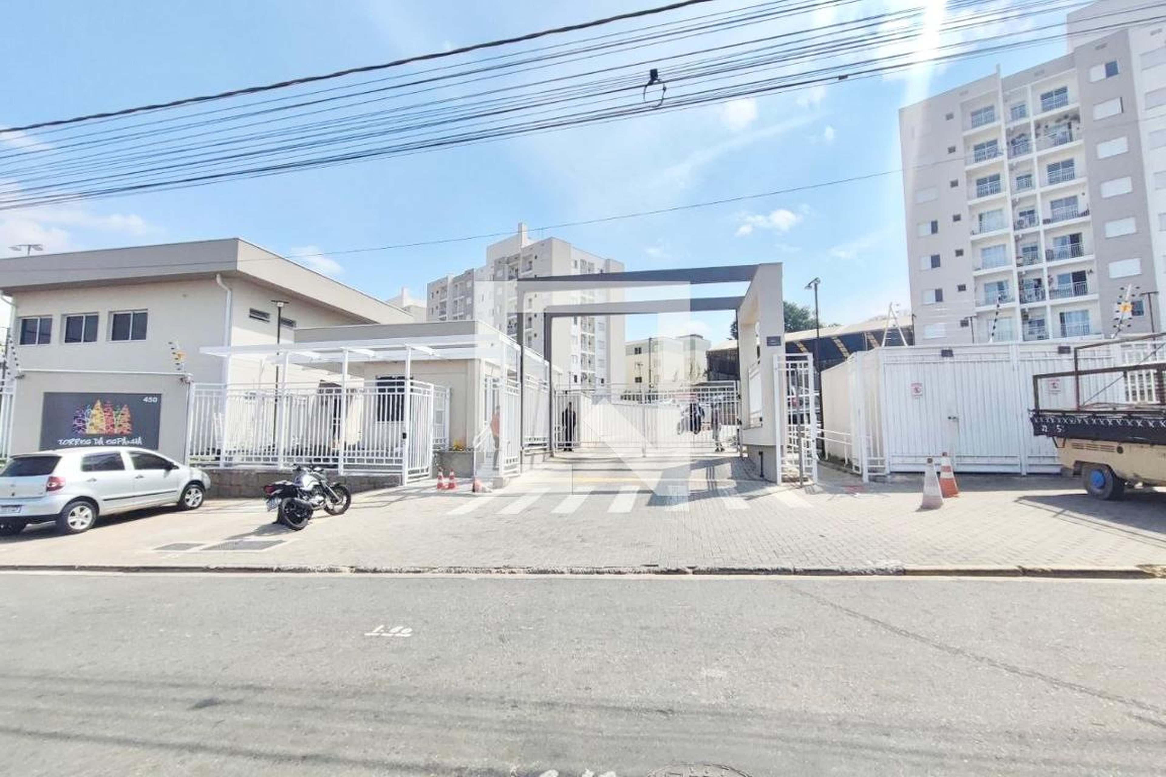 Fachada do Condomínio Condomínio Torres da Espanha