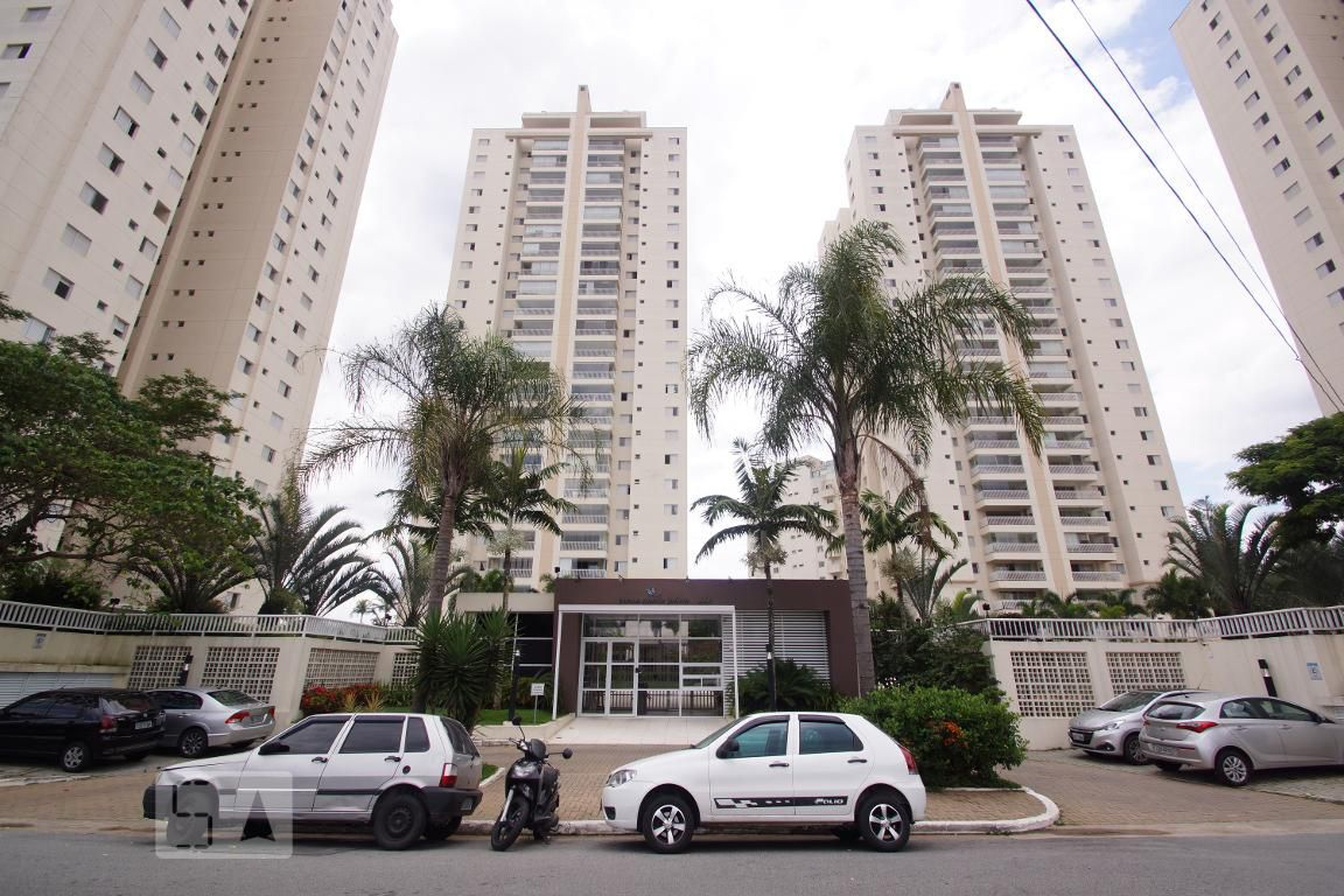 Fachada do Condomínio Condomínio Poema Granja Julieta