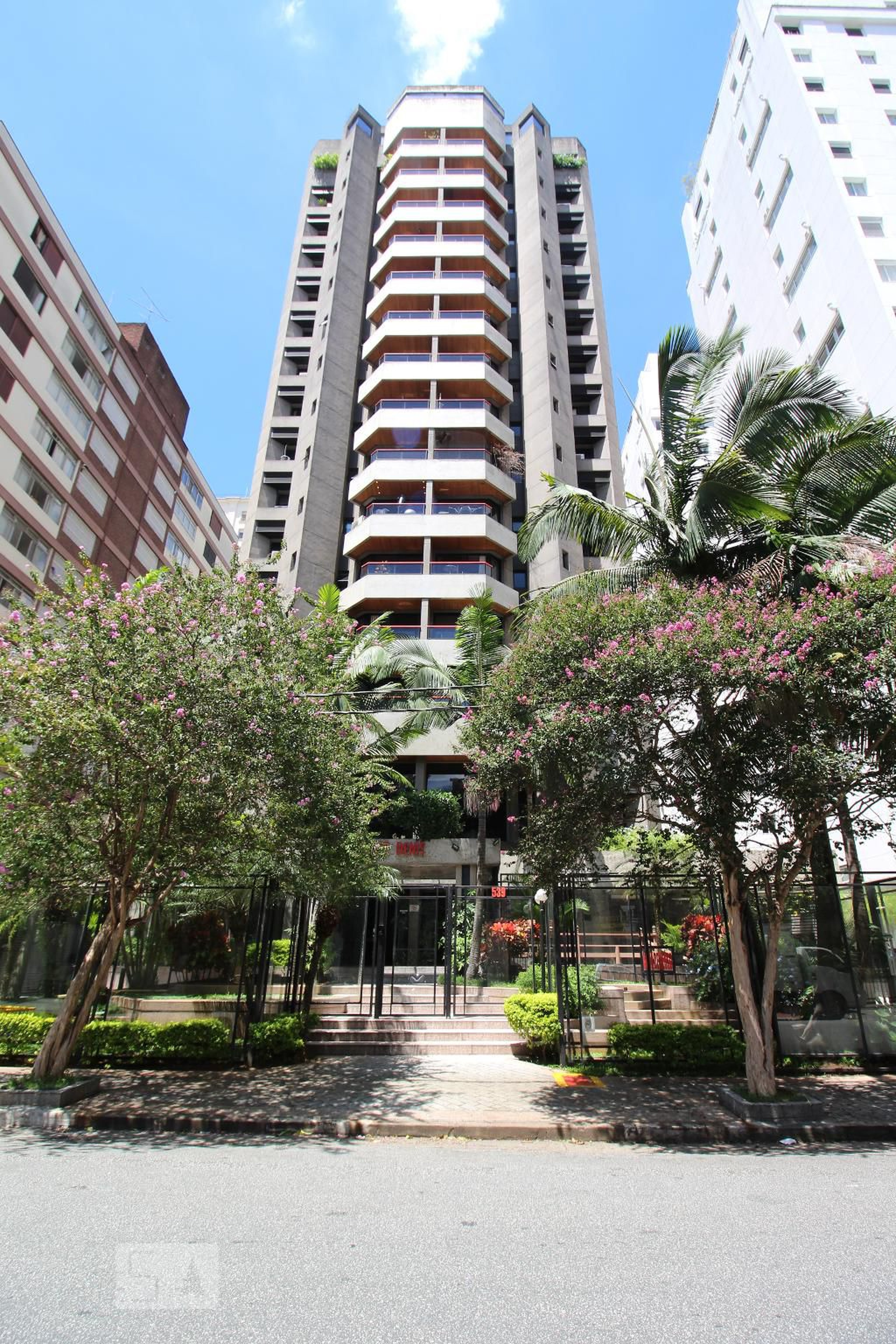 Fachada do Prédio Condomínio Saint Denis